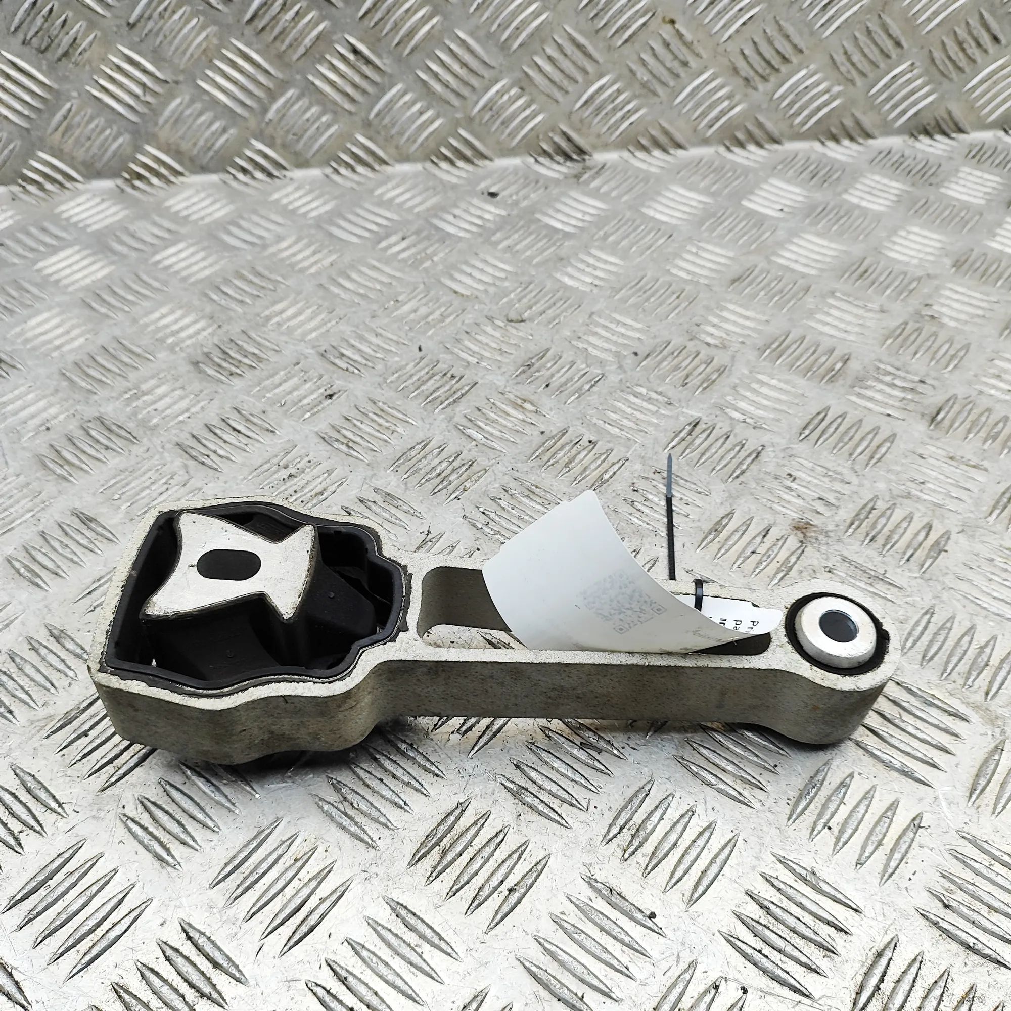 Land Rover Range Rover Evoque Front Engine Mount Front Engine Mount — LAND ROVER EVOQUE I (L538)...