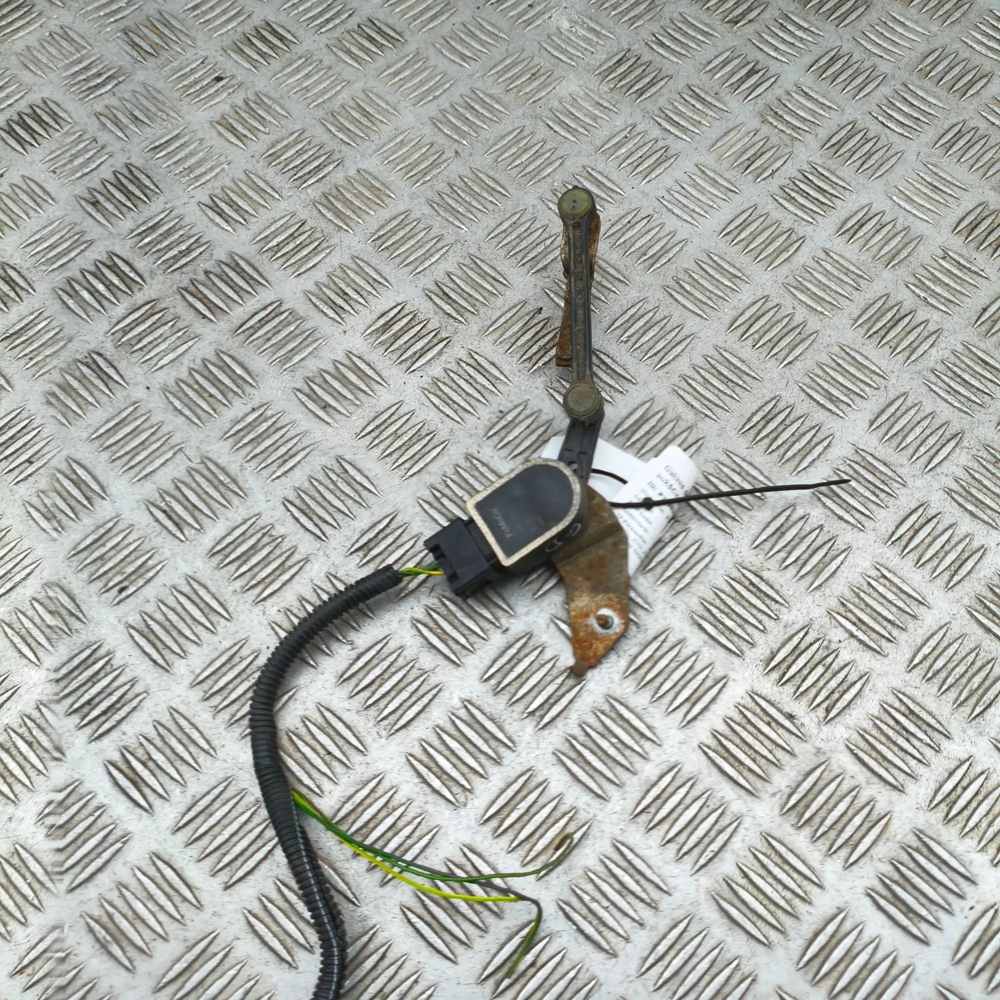 Volvo S60 Ride height sensor — rear right Ride height sensor — rear right — VOLVO S60 II ...