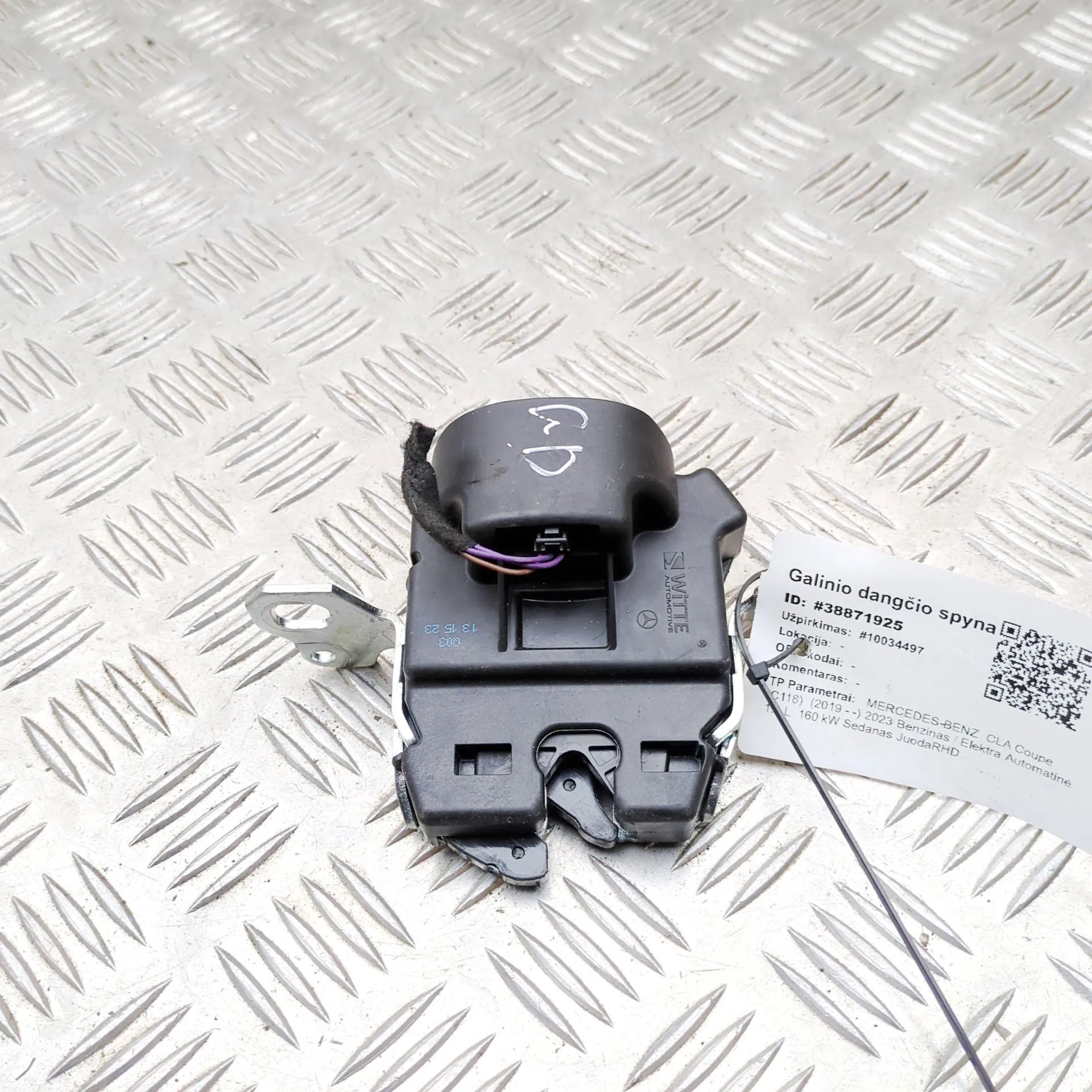 Mercedes-Benz CLA (C118) Rear seat backrest lock Rear seat backrest lock — MERCEDES-BENZ CLA COU...