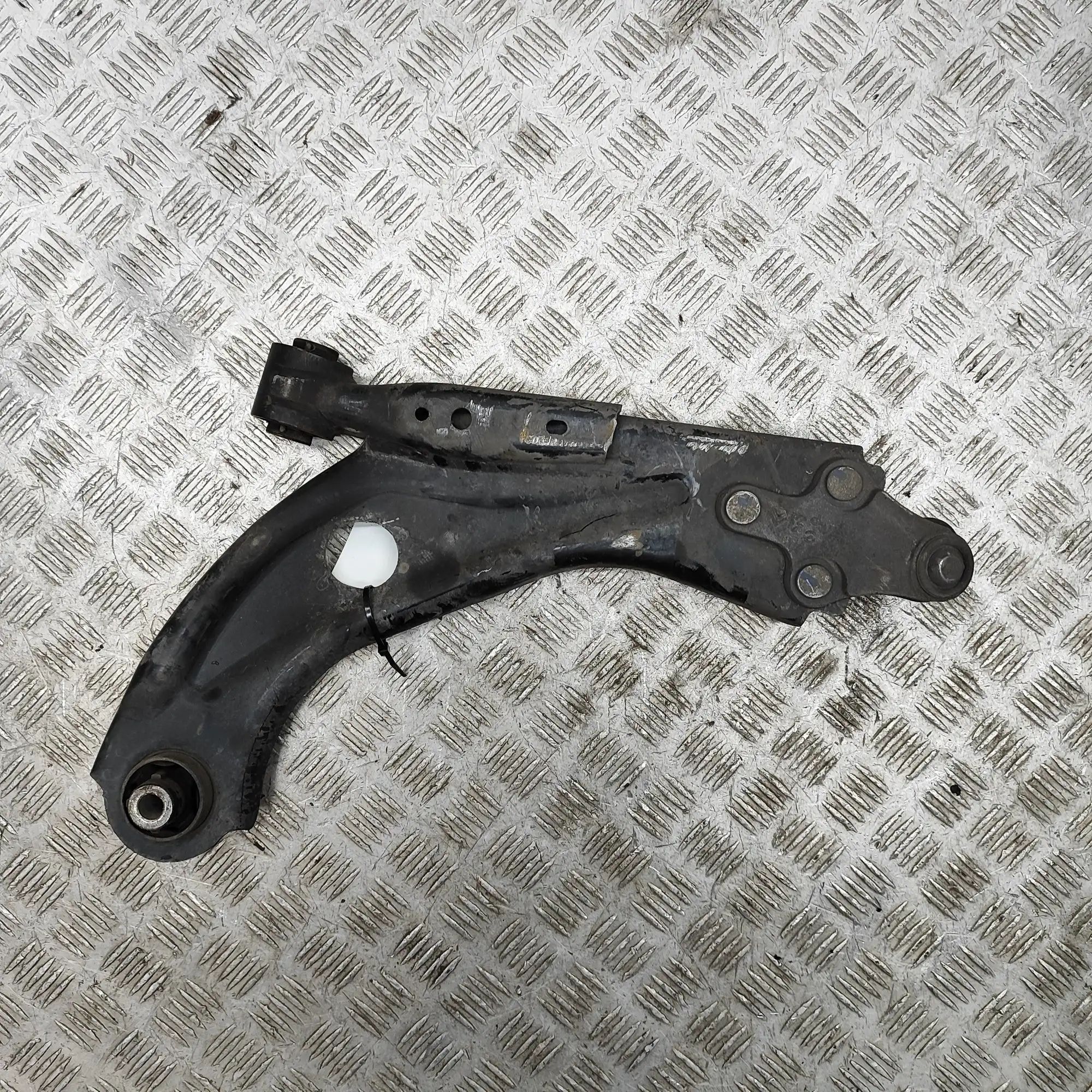 Peugeot 3008 Front Left Lower Control Arm Front Left Lower Control Arm — PEUGEOT 3008 (P8...