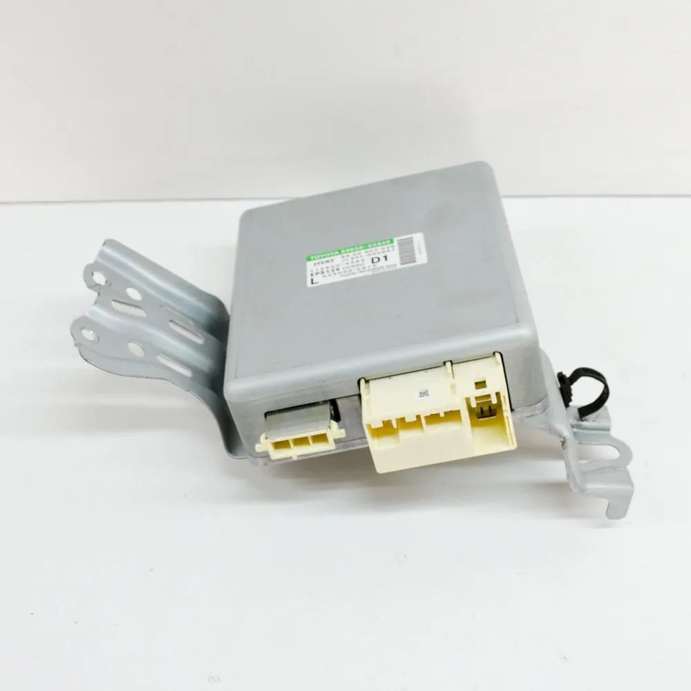 Toyota Auris Power Steering Control Unit Power steering control unit — TOYOTA AURIS (E15...