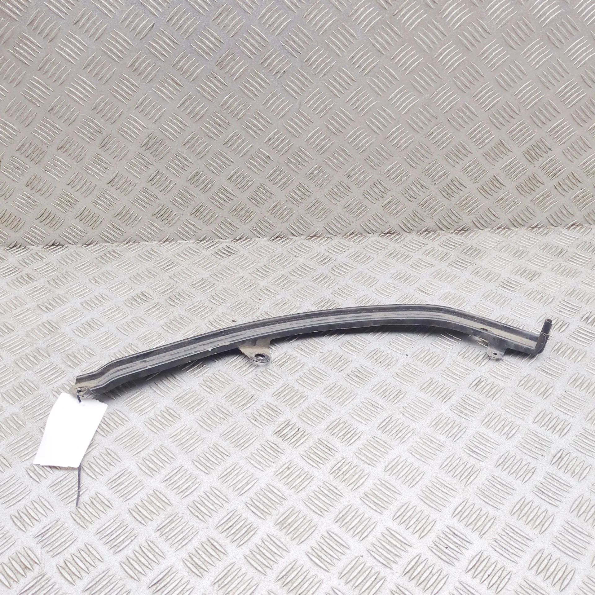 Iveco Daily Right Headlight Bracket Right Headlight Bracket — IVECO DAILY VI FLATBE...
