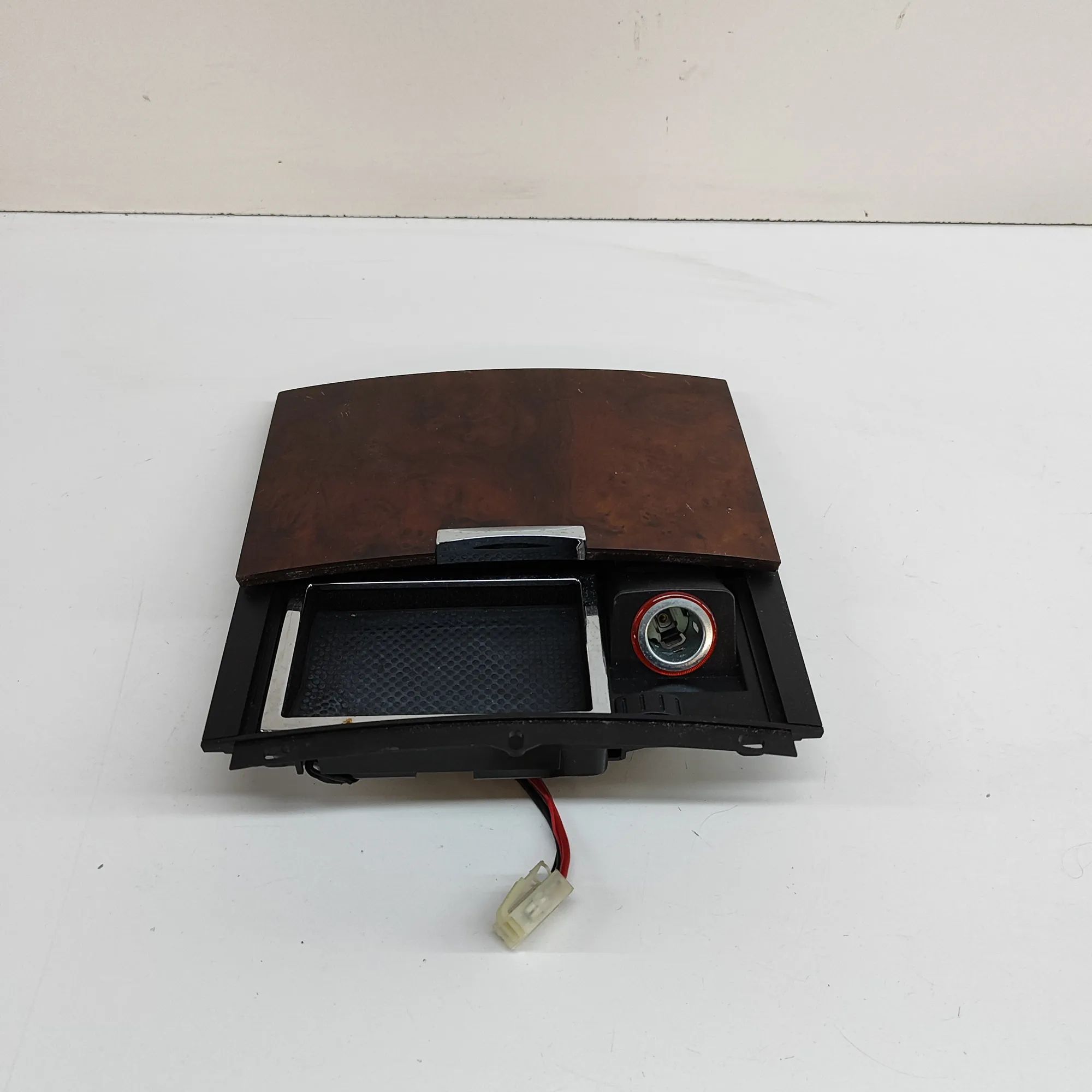Volkswagen Touareg Ashtray Ashtray — VW TOUAREG I (7L) (2002-2010) — 7L685...