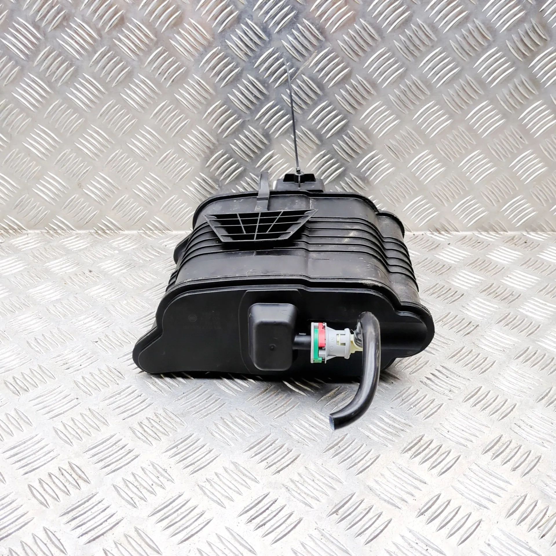 Mercedes-Benz CLA (C118) Activated charcoal canister Activated charcoal canister — MERCEDES-BENZ CLA...