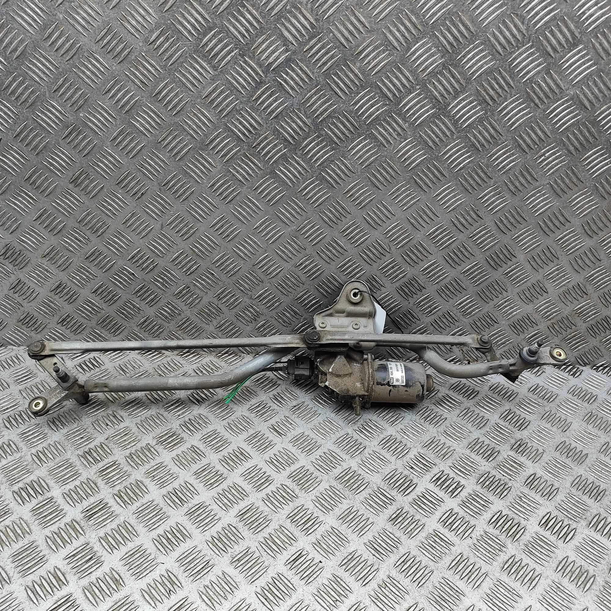 Volkswagen Transporter (T5, Caravelle, Multivan) Front Windshield Wiper Mechanism Front Windshield Wiper Mechanism — VW TRANSPORT...