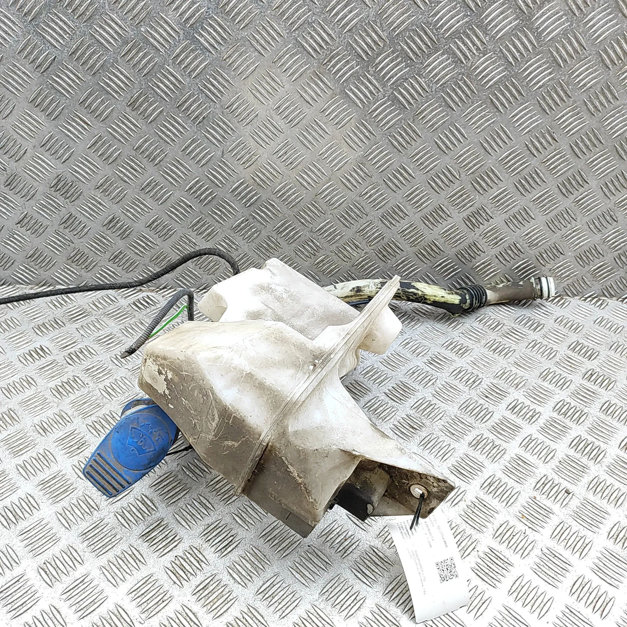 Volkswagen Transporter (T5, Caravelle, Multivan) Window Washer Tank Window Washer Tank — VW TRANSPORTER / MULTIVAN ...