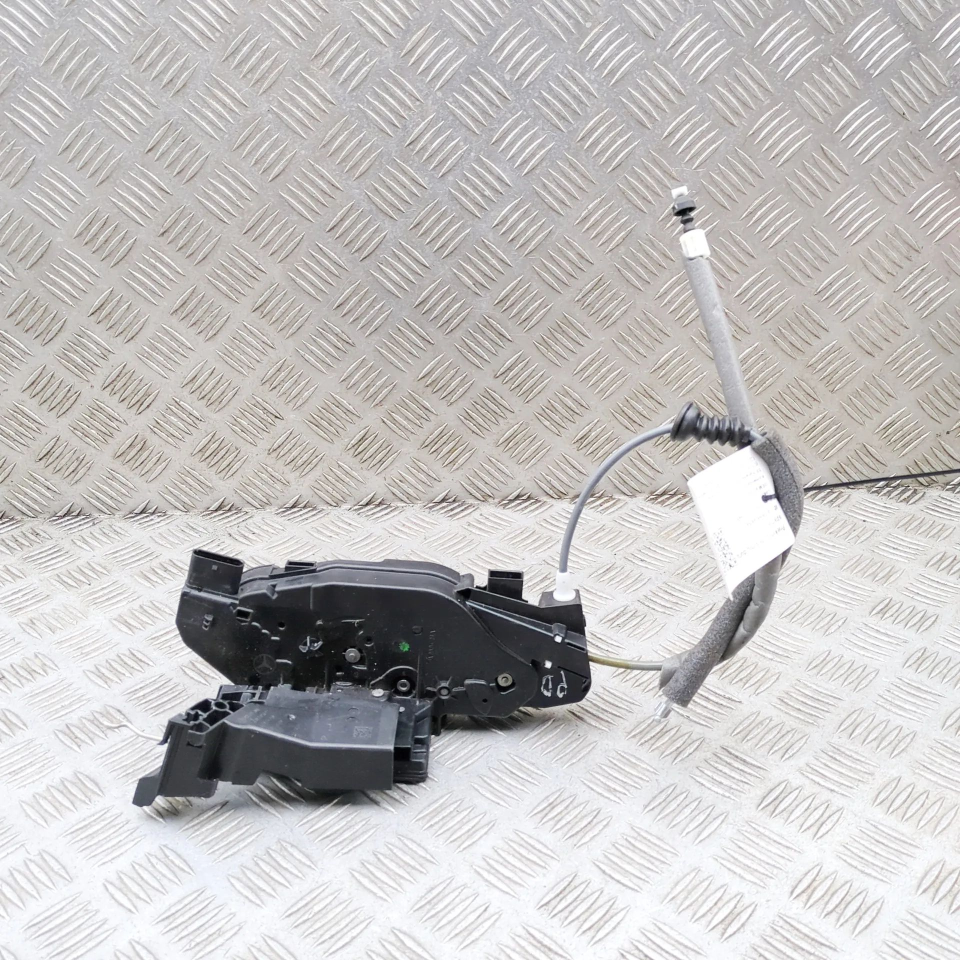Mercedes-Benz CLA (C118) Front Right Door Lock Front Right Door Lock — MERCEDES-BENZ CLA COUPE...