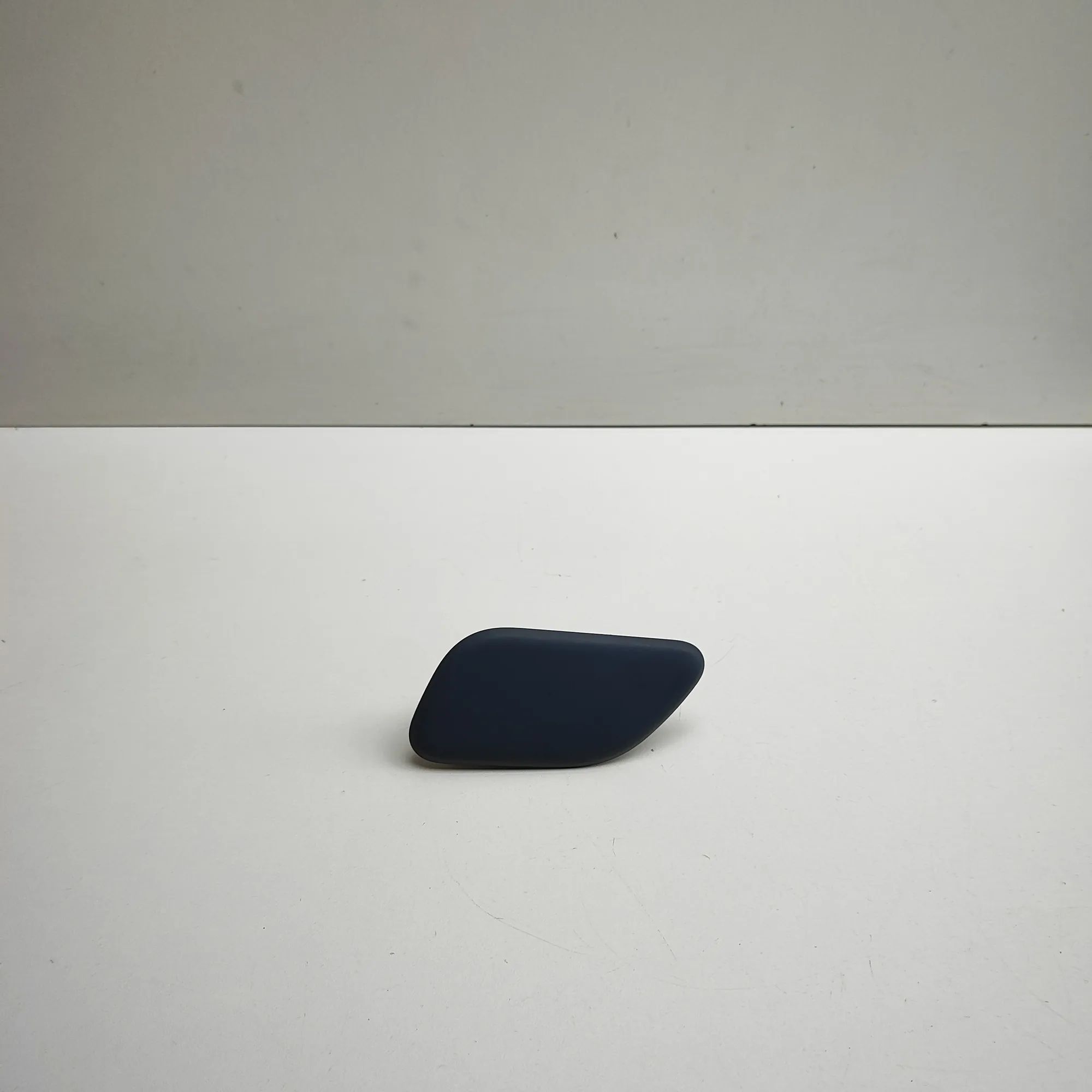 Citroen C4 Headlight washer cover — left