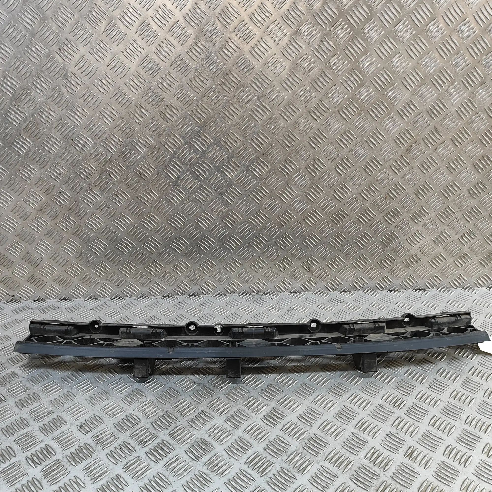 Volvo S60 Rear Bumper Middle Bracket Rear Bumper Middle Bracket — VOLVO S60 III / V6...
