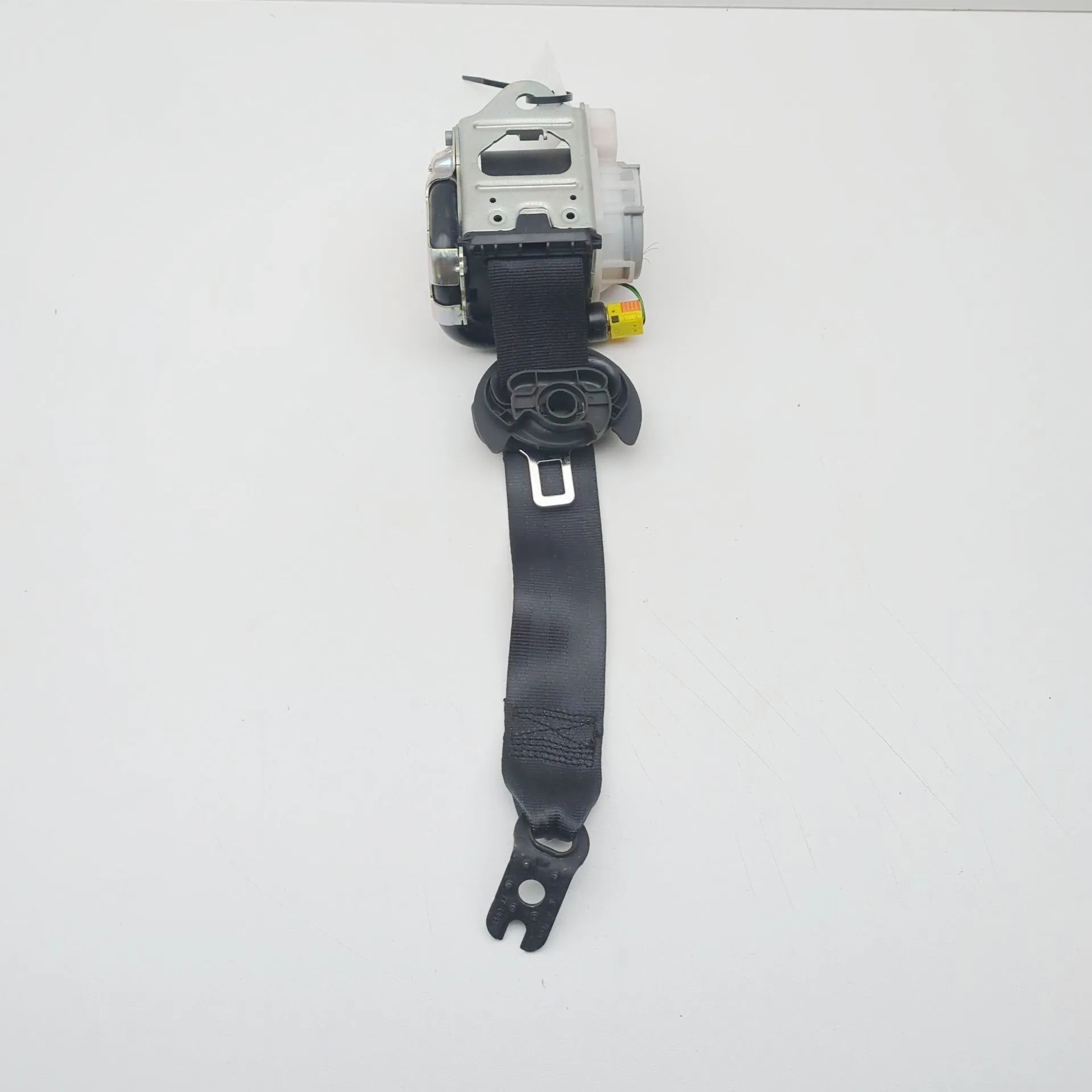 Volkswagen Touareg Rear Right Seatbelt Rear Right Seatbelt — VW TOUAREG (CR7) (2017-PR...