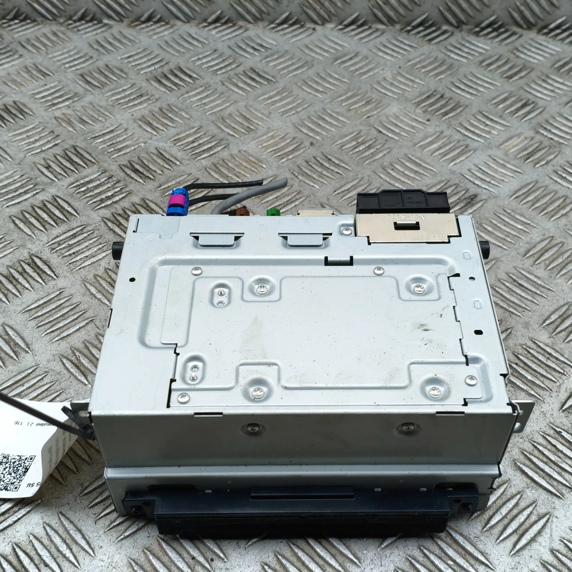Volvo S60 Radio / CD / navigation head unit Radio / CD / navigation head unit — VOLVO S60 I...