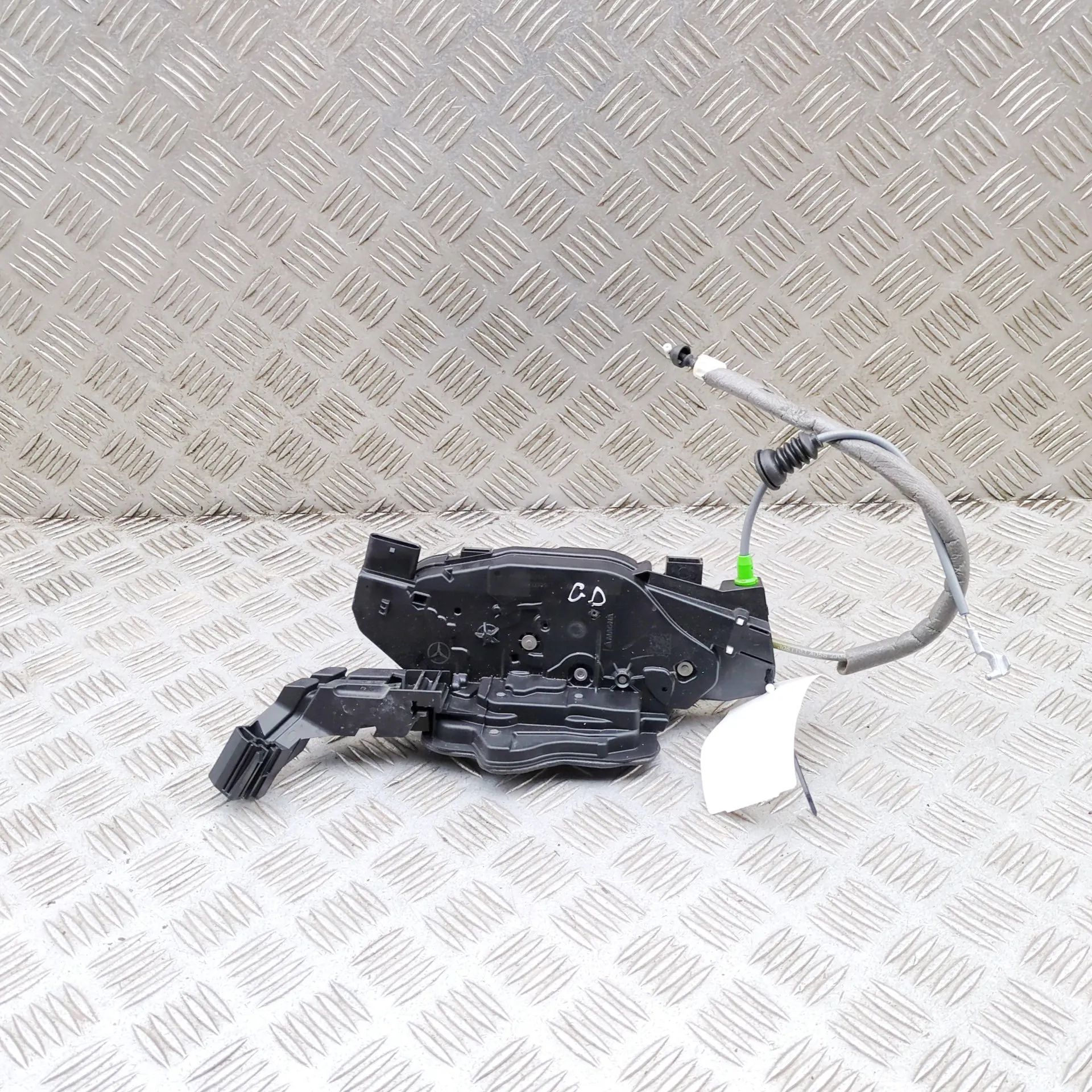 Mercedes-Benz CLA (C118) Door lock — rear right Door lock — rear right — MERCEDES-BENZ CLA COUP...