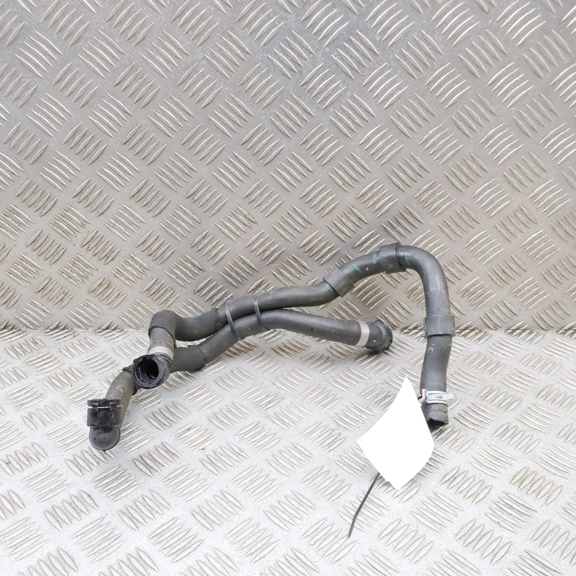 Mercedes-Benz CLA (C118) Шланг системы охлаждения Coolant hose — MERCEDES-BENZ CLA COUPE (C118) (...