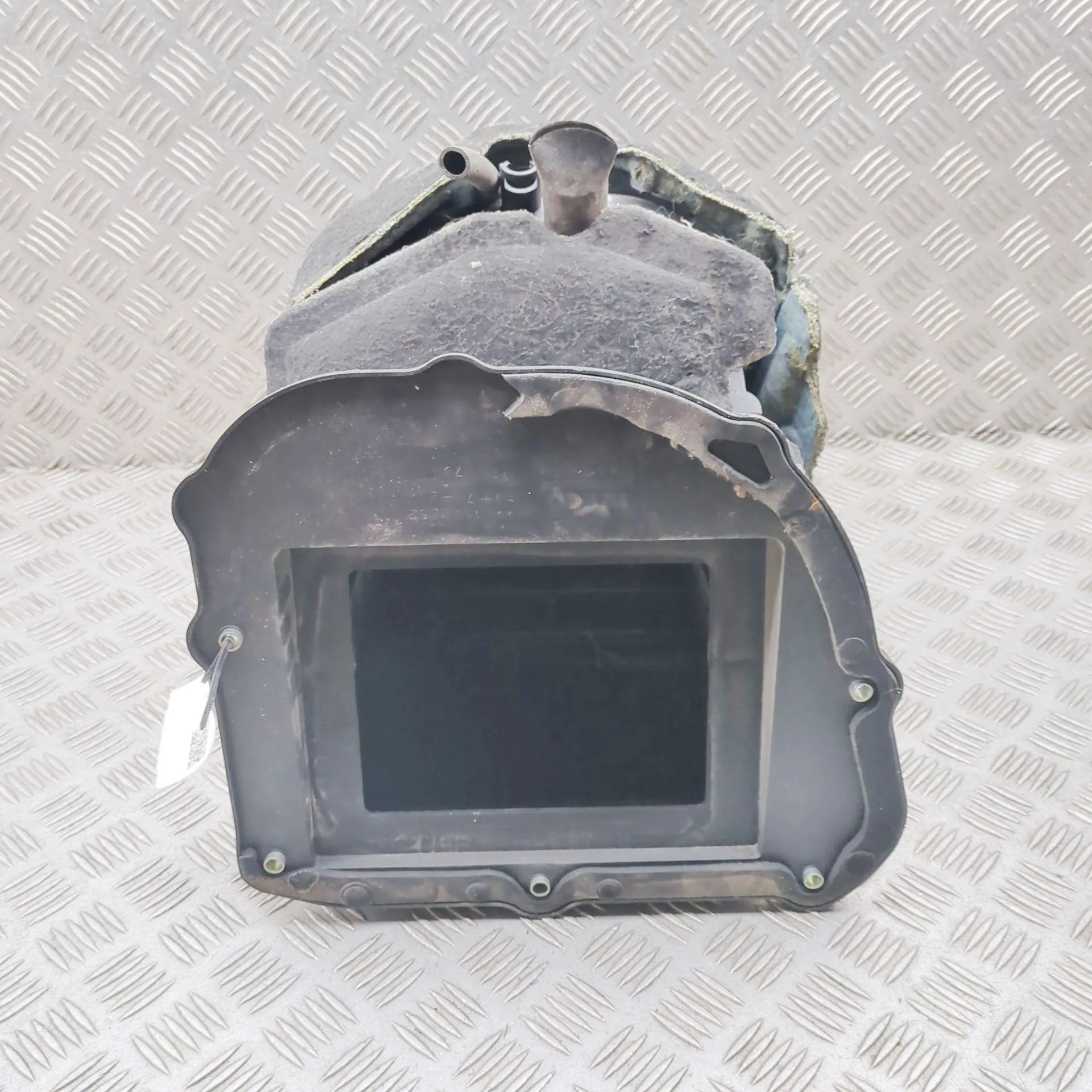 Iveco Daily Air filter box  Air Filter Box — IVECO DAILY VI FLATBED (2014-P...
