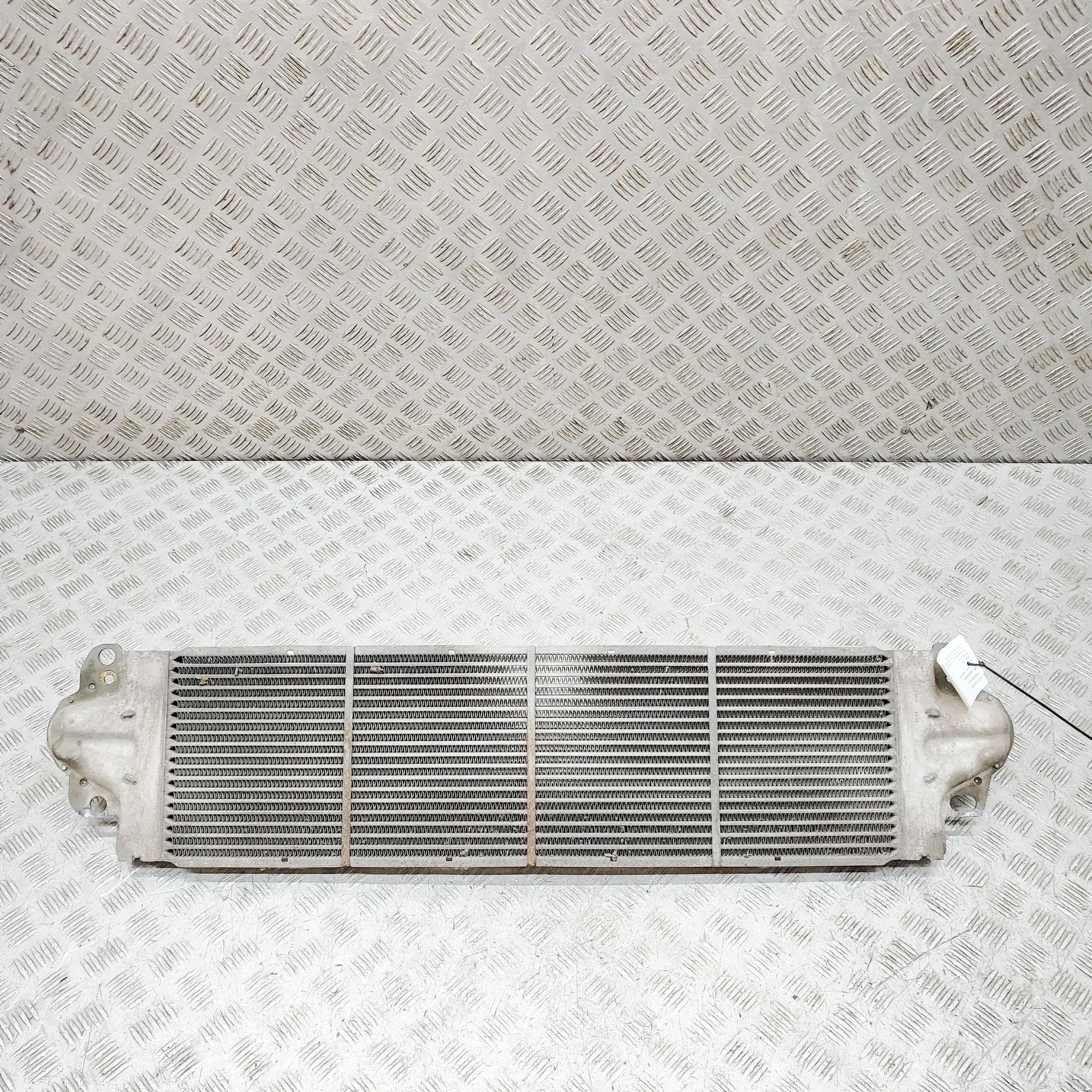 Volkswagen Transporter (T5, Caravelle, Multivan) Intercooler radiator Intercooler radiator — VW TRANSPORTER / MULTIVA...