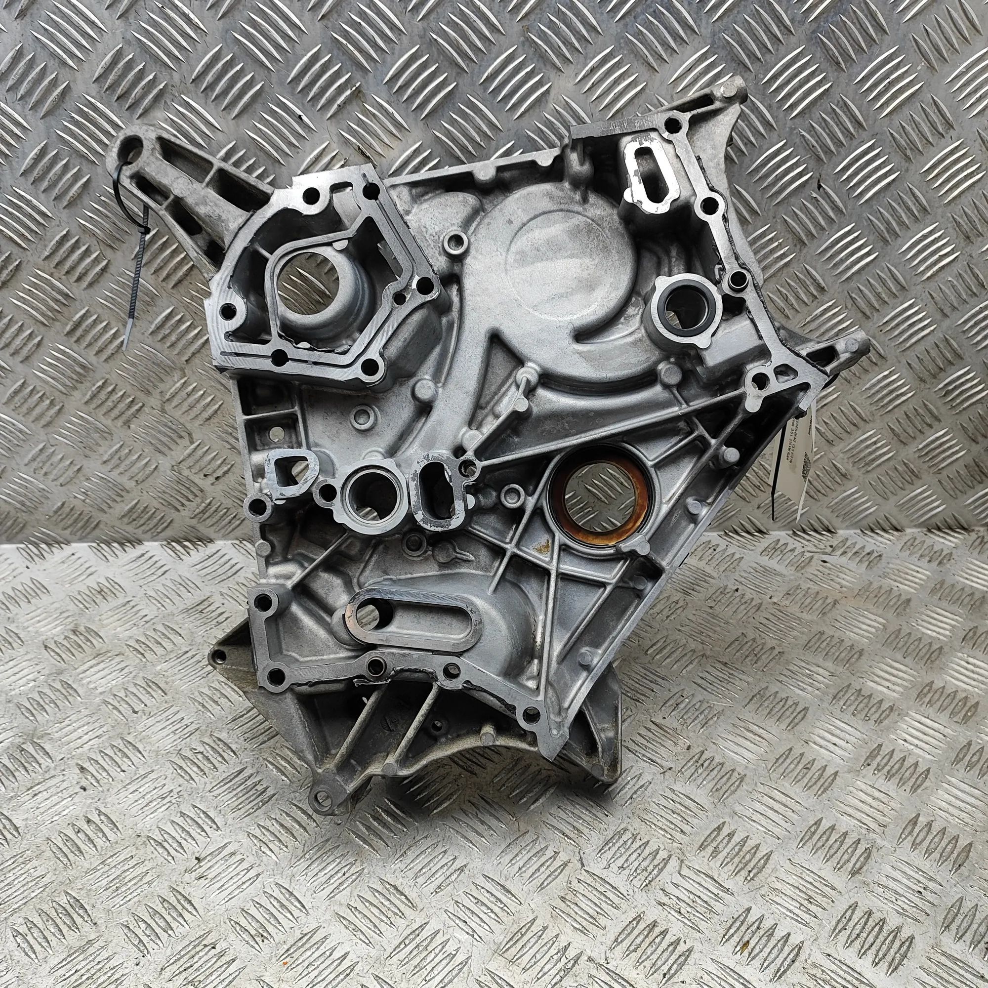 Mercedes-Benz CLS (C219) Timing chain cover Timing chain cover — MERCEDES-BENZ CLS (C219) —...