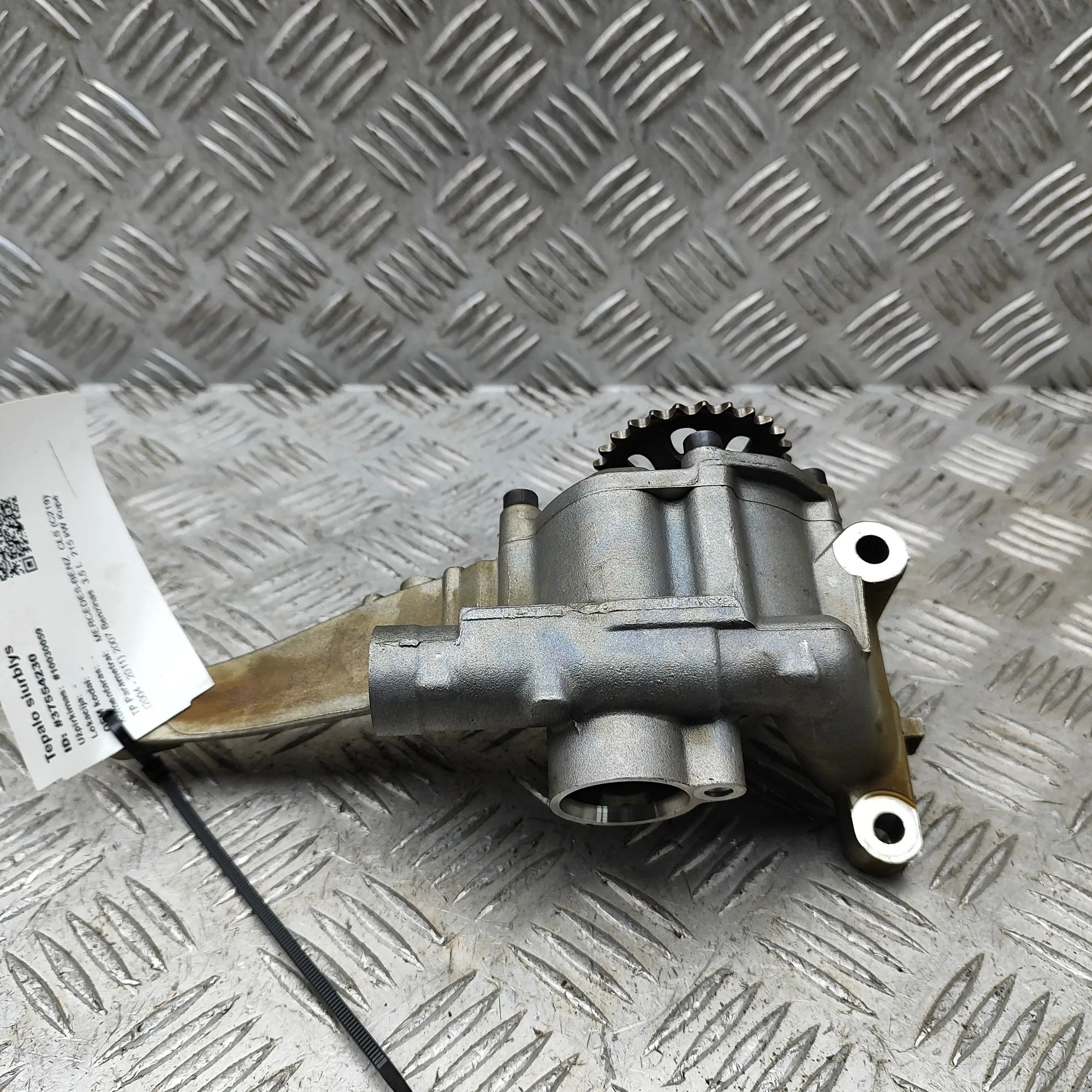 Mercedes-Benz CLS (C219) Oil Pump Oil pump — MERCEDES-BENZ CLS (C219) — A27218005...