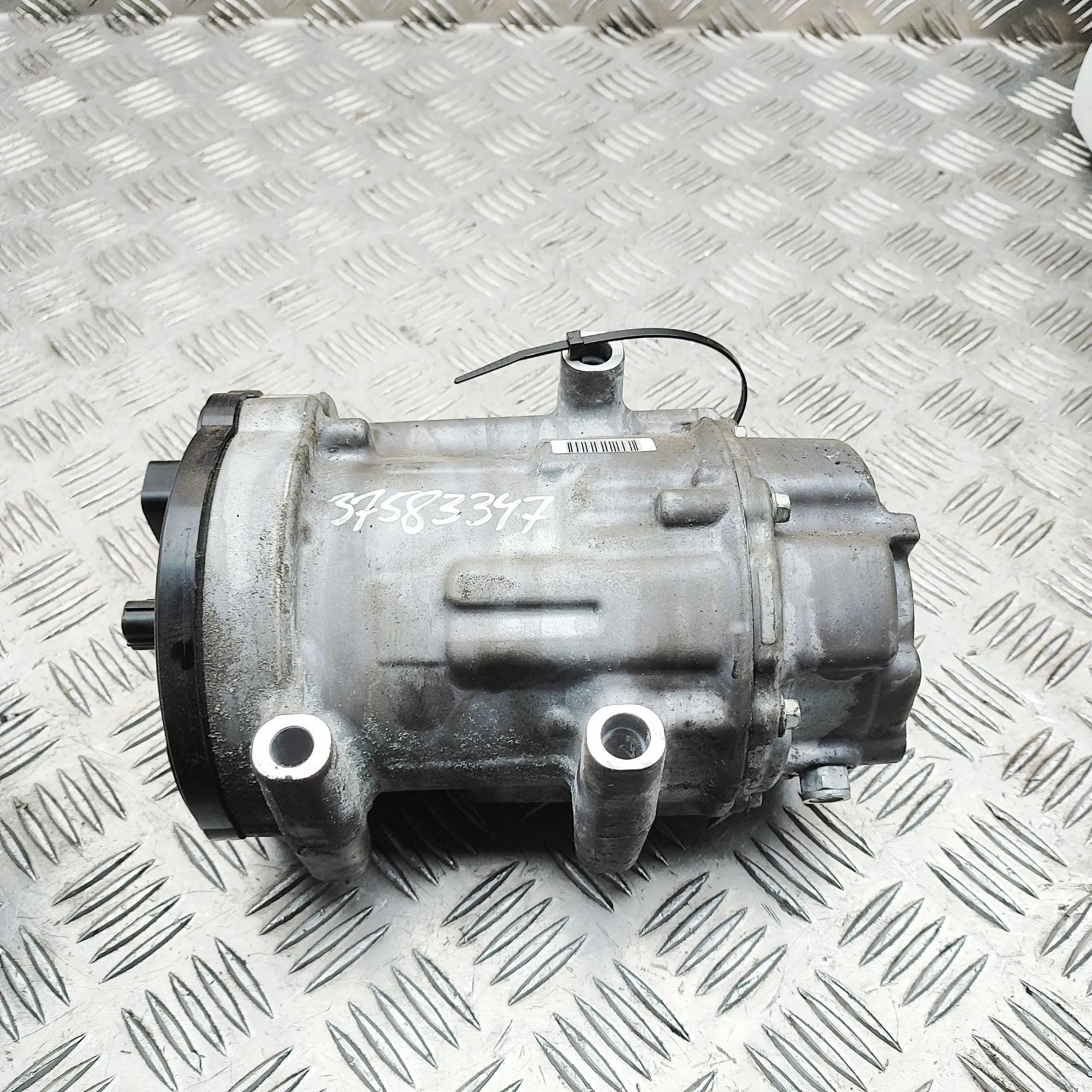 Toyota RAV4 (XA40) Air-conditioning compressor Air-conditioning compressor — TOYOTA RAV (4 V X...