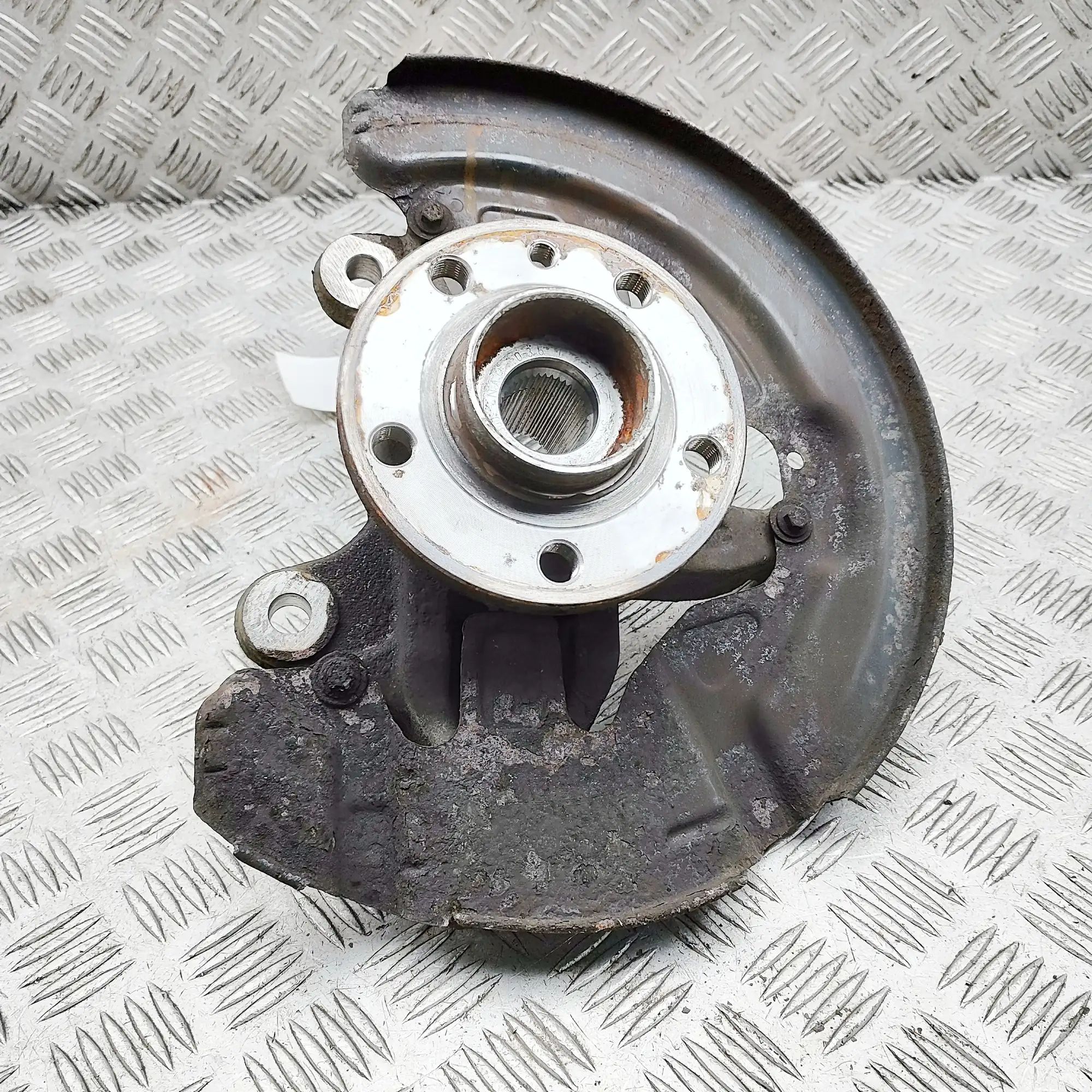 Volvo S60 Front Left Wheel Hub Front Left Wheel Hub — VOLVO S60 II / V60 I (20...