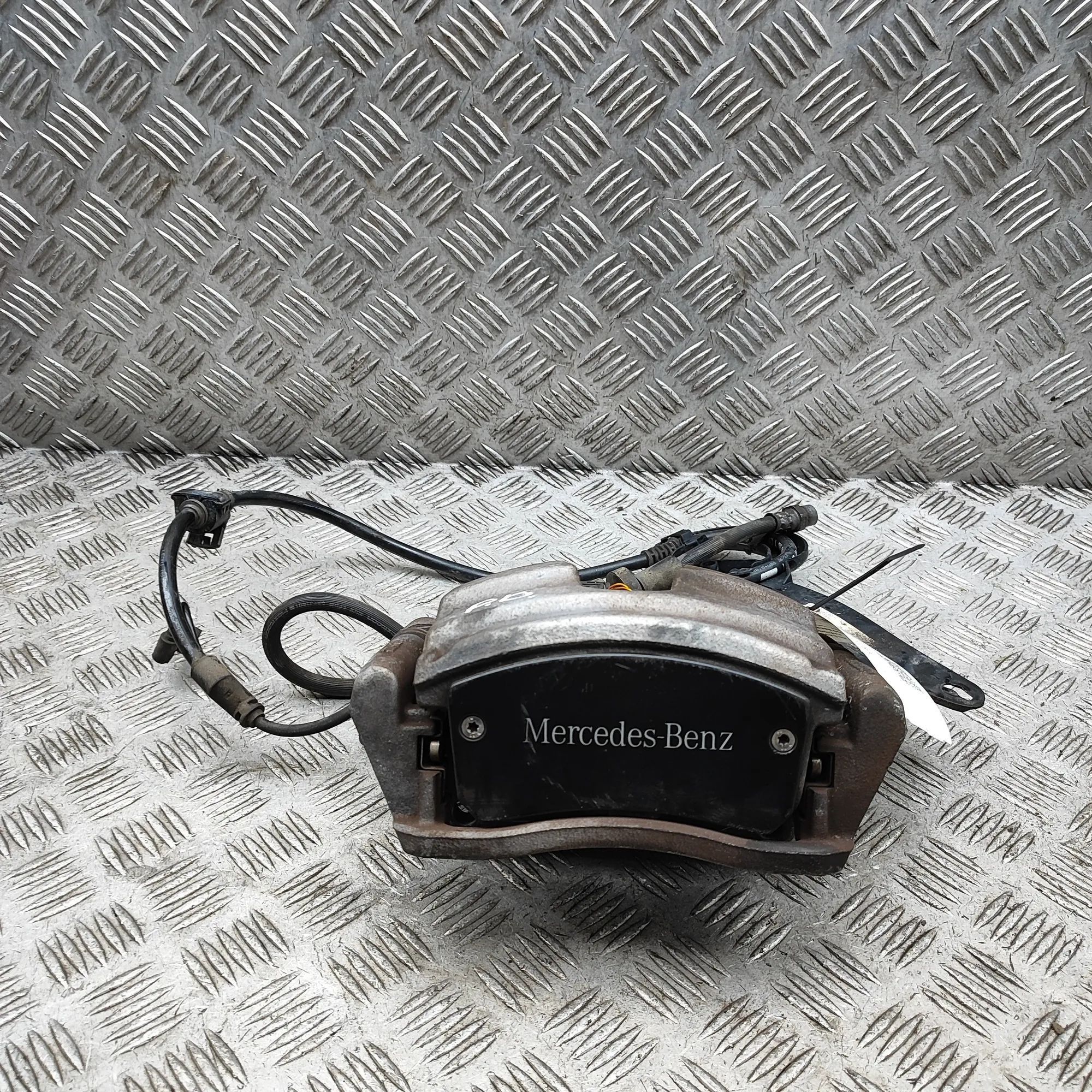 Mercedes-Benz CLA (C118) Brake caliper — front right Brake caliper — front right — MERCEDES-BENZ CLA...