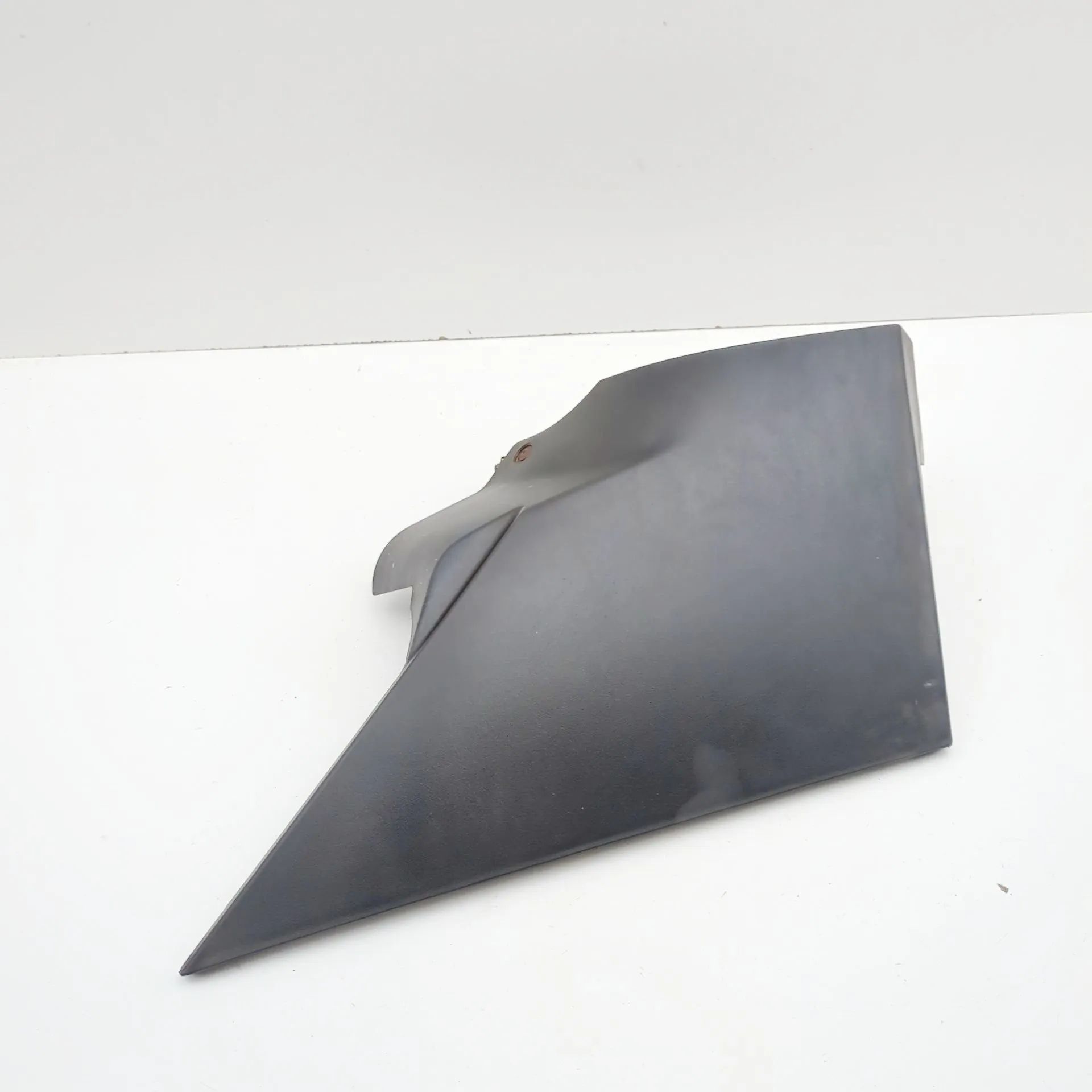 Iveco Daily Mirror trim — front left Mirror trim — front left — IVECO DAILY VI FLATB...