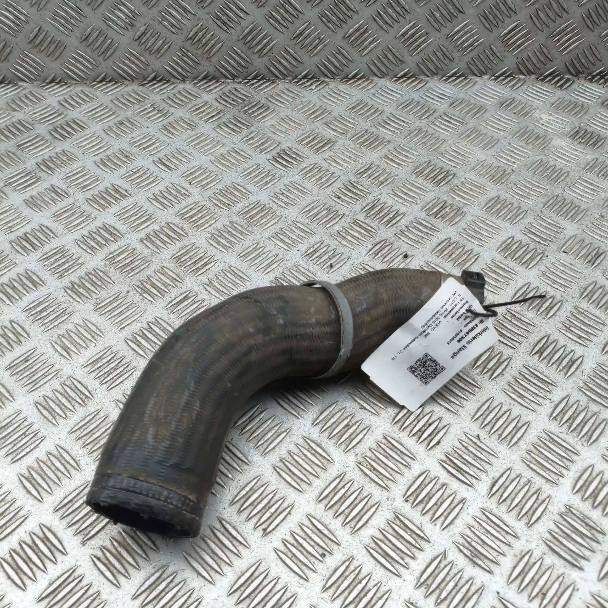Volvo S60 Intercooler Hose Pipe Intercooler Hose Pipe — VOLVO S60 II / V60 I (2...