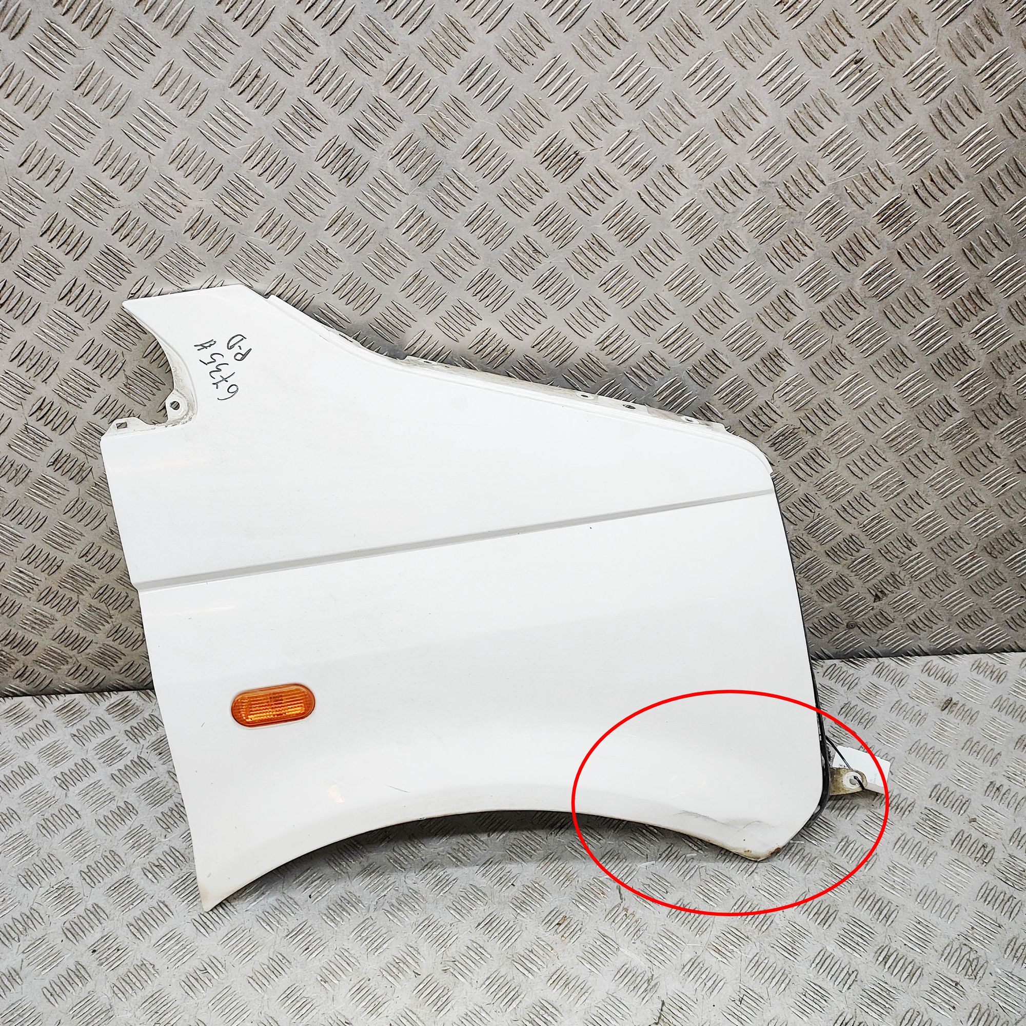 Volkswagen Transporter (T5, Caravelle, Multivan) Front Right Fender Front Right Fender — VW TRANSPORTER / MULTIVAN ...