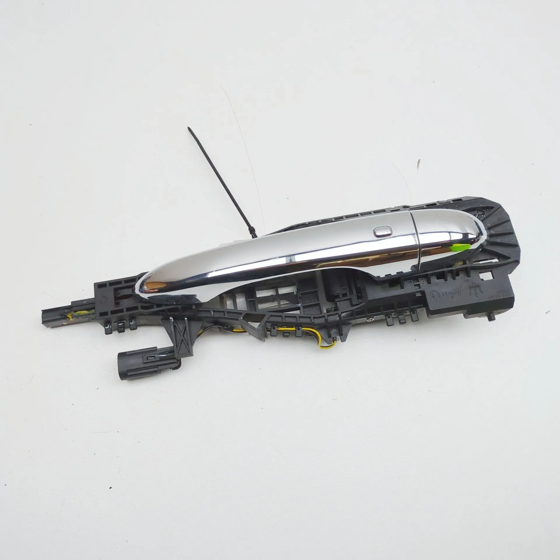 Maserati Ghibli Front Left Door Exterior Handle Front Left Door Exterior Handle — MASERATI GHIB...