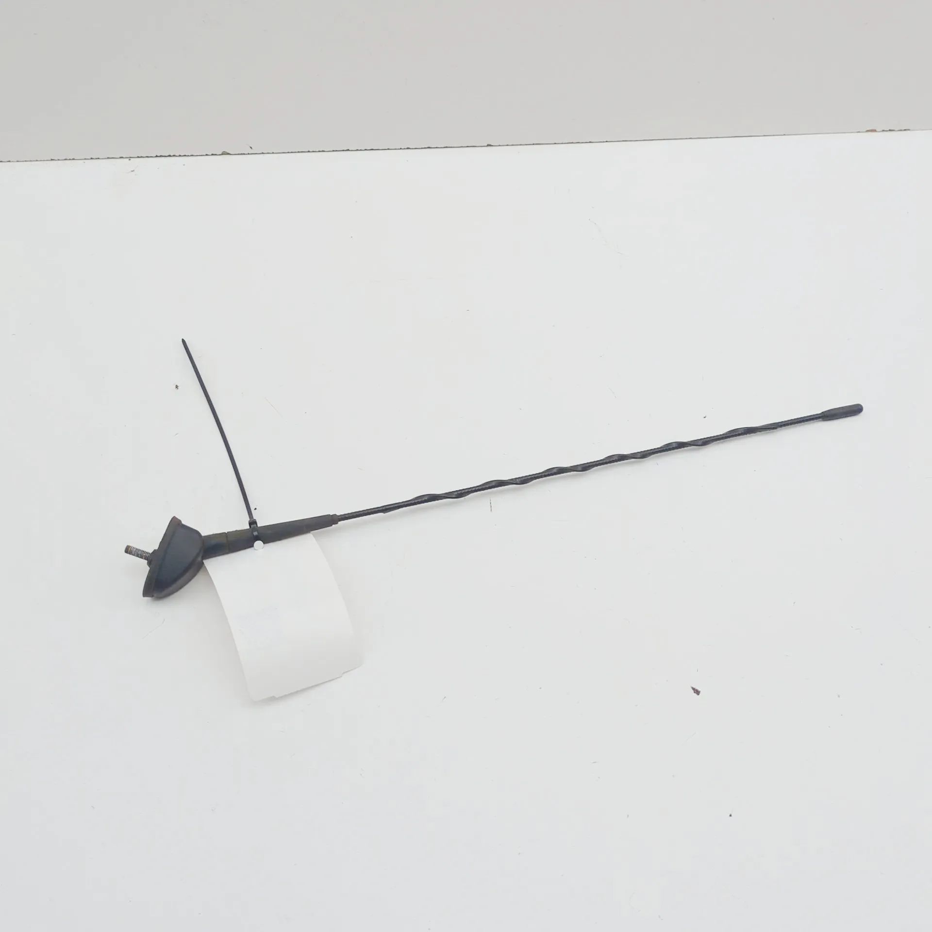Iveco Daily antenna Antenna — IVECO DAILY VI FLATBED (2014-PRESENT)...