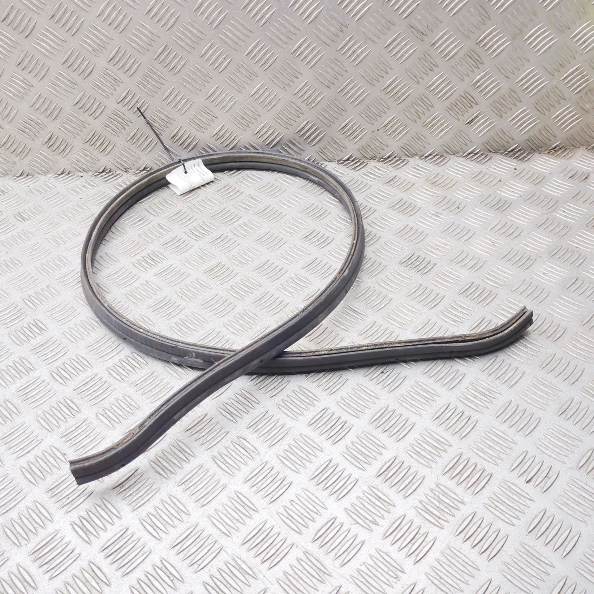 Iveco Daily Engine rubber seal Engine rubber seal — IVECO DAILY VI FLATBED (20...
