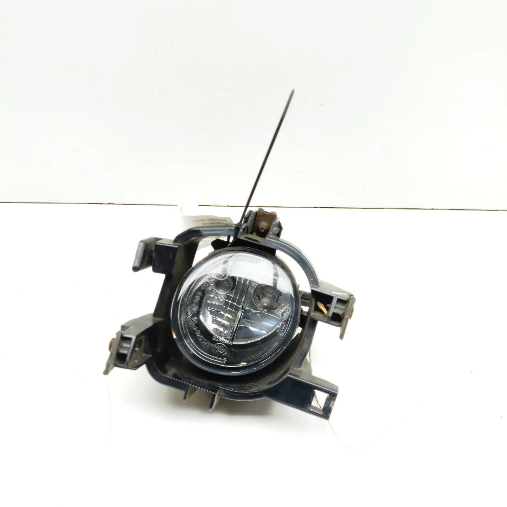 Nissan Navara (D23) Front Left Fog Light Front Left Fog Light — NISSAN NAVARA / NP300 PI...