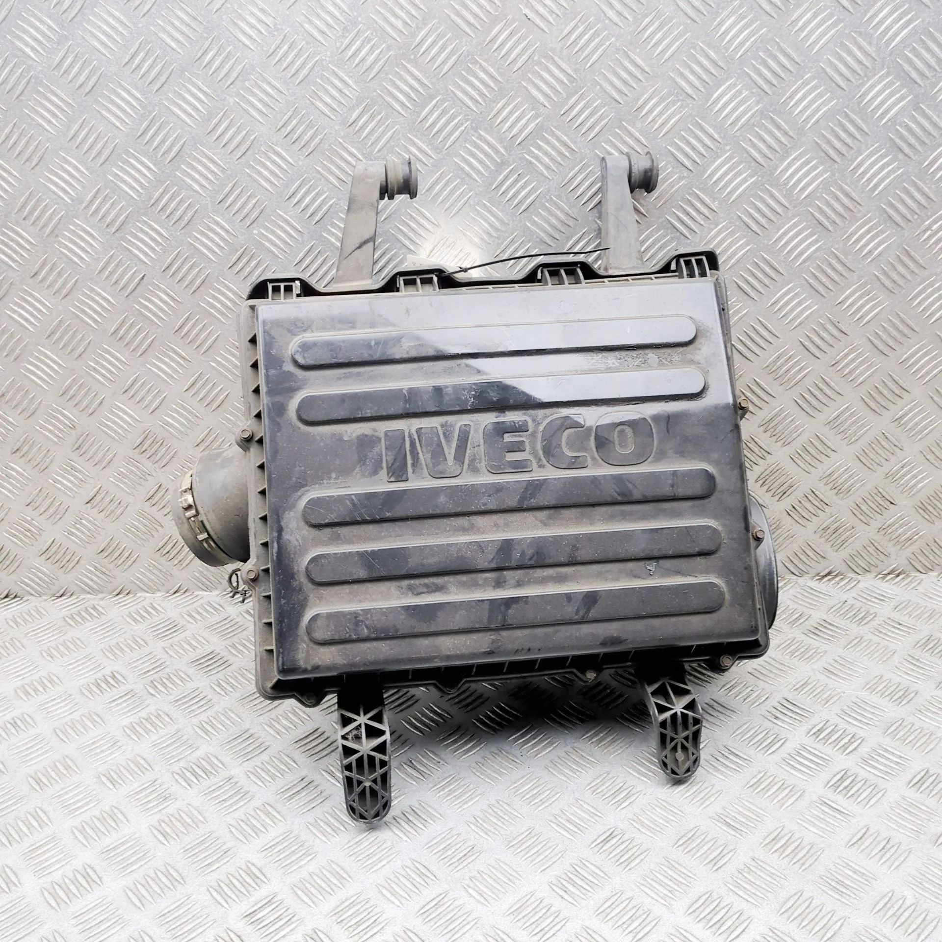 Iveco Daily Air filter box  Air Filter Box — IVECO DAILY VI FLATBED (2014-P...