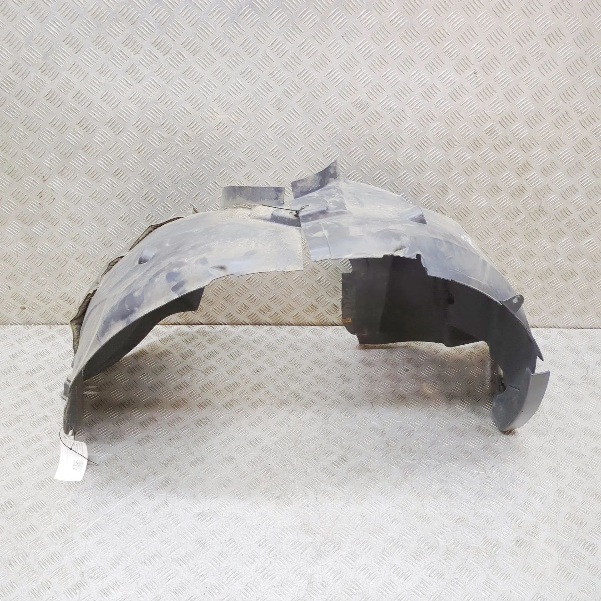 Land Rover Range Rover Evoque Front Right Arch Liner Front Right Arch Liner — LAND ROVER EVOQUE I (L...