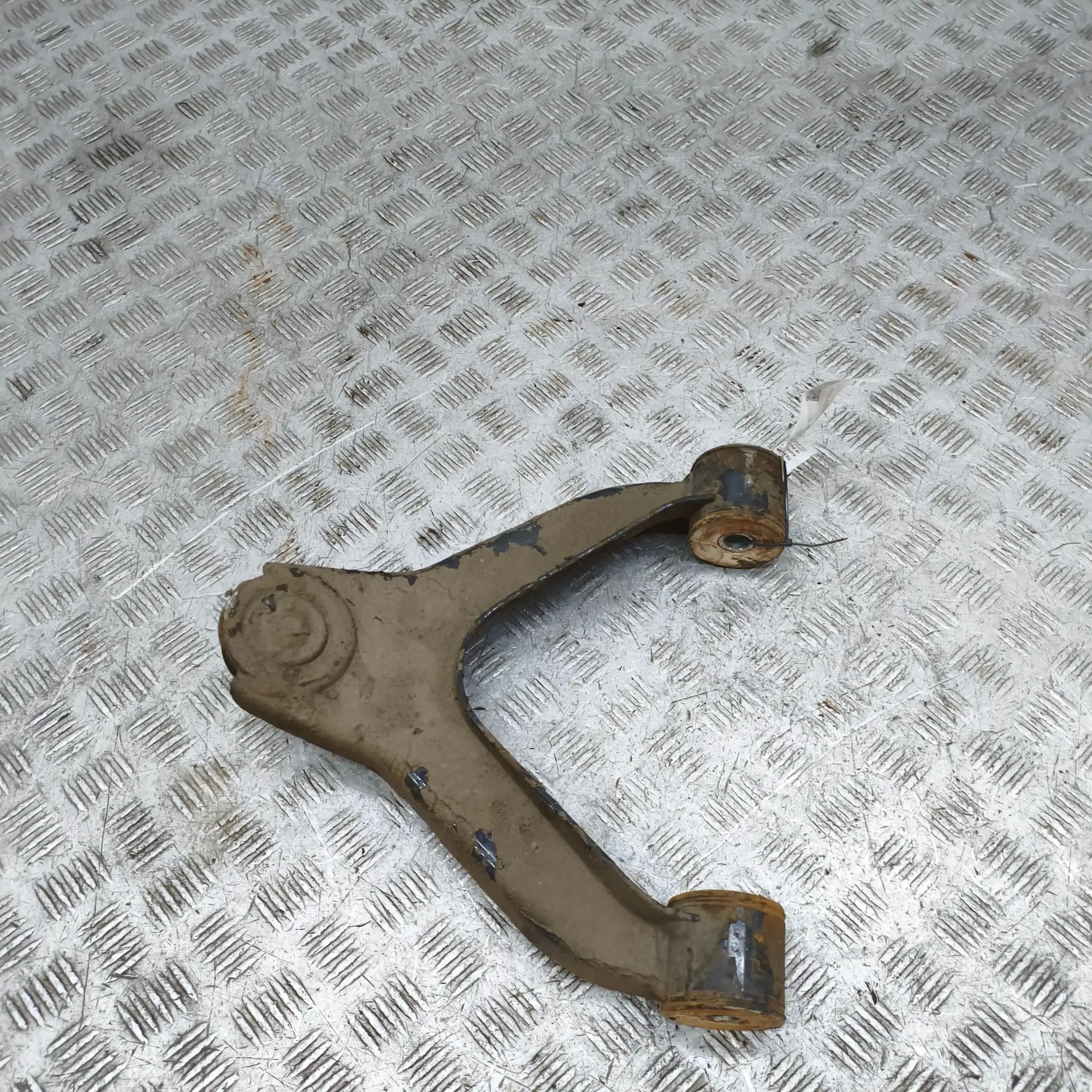 Iveco Daily Front Left Upper Control Arm Front Left Upper Control Arm — IVECO DAILY VI F...