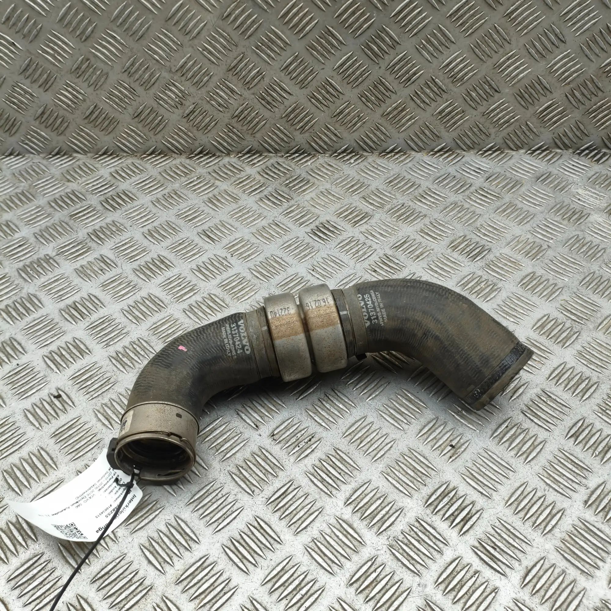 Volvo S60 Intercooler Hose Pipe Intercooler Hose Pipe — VOLVO S60 II / V60 I (2...