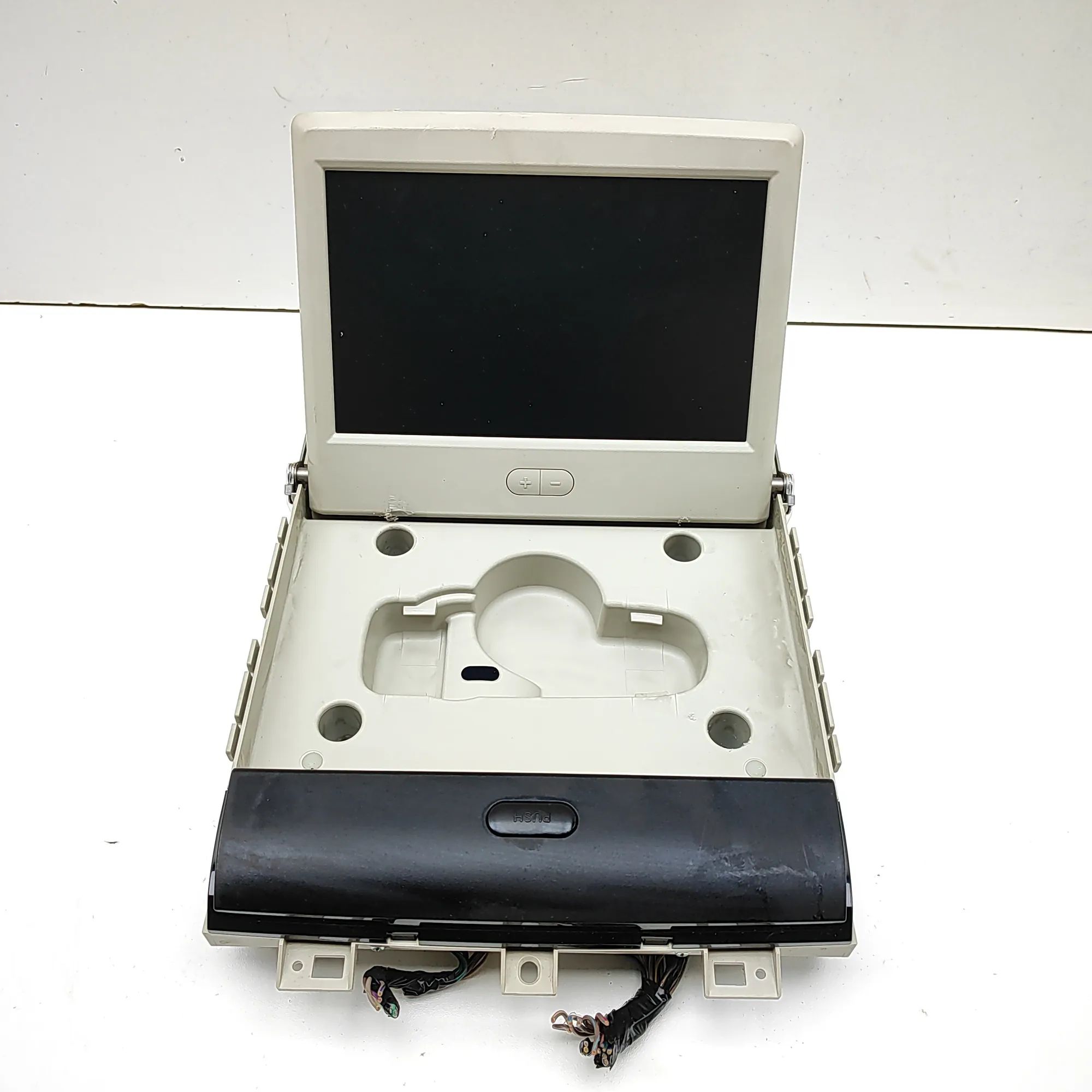 Chrysler Grand Voyager / Town & Country Rear seat display Rear seat display — CHRYSLER GRAND (VOYAGER V R...