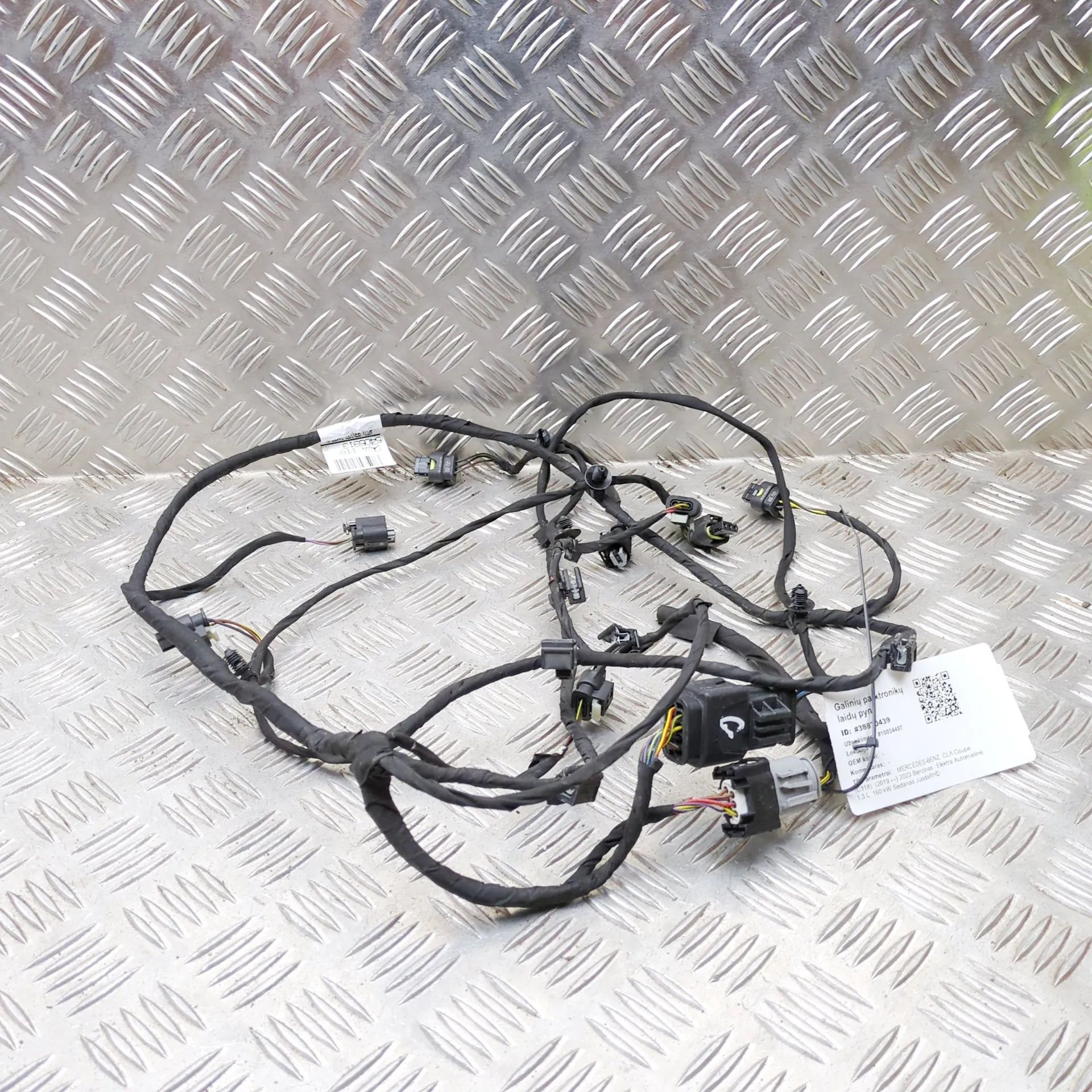 Mercedes-Benz CLA (C118) Rear Parking Sensor Wiring Loom Rear Parking Sensor Wiring Loom — MERCEDES BENZ...
