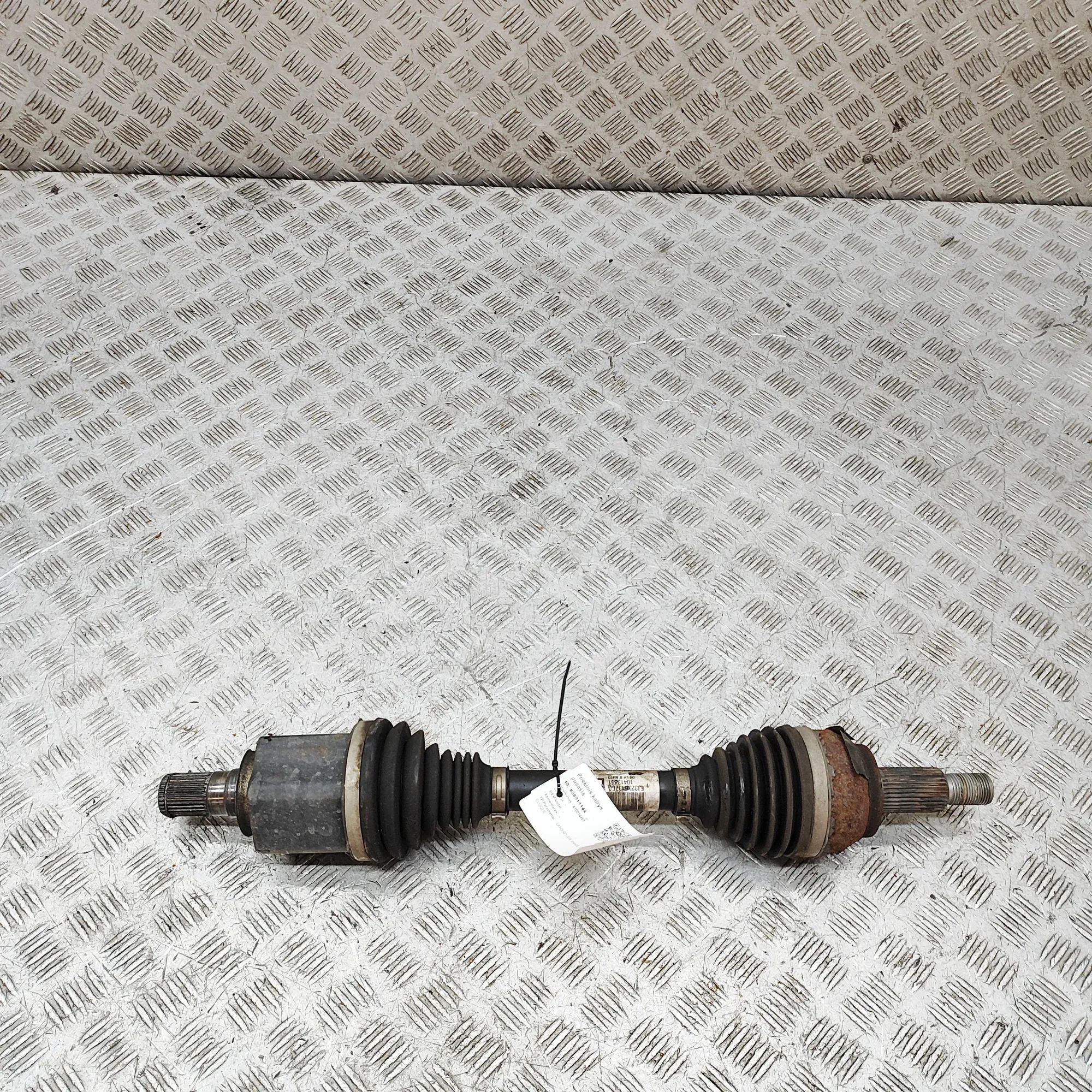 Land Rover Range Rover Evoque Front Left Driveshaft Front Left Driveshaft — LAND ROVER EVOQUE I (L5...