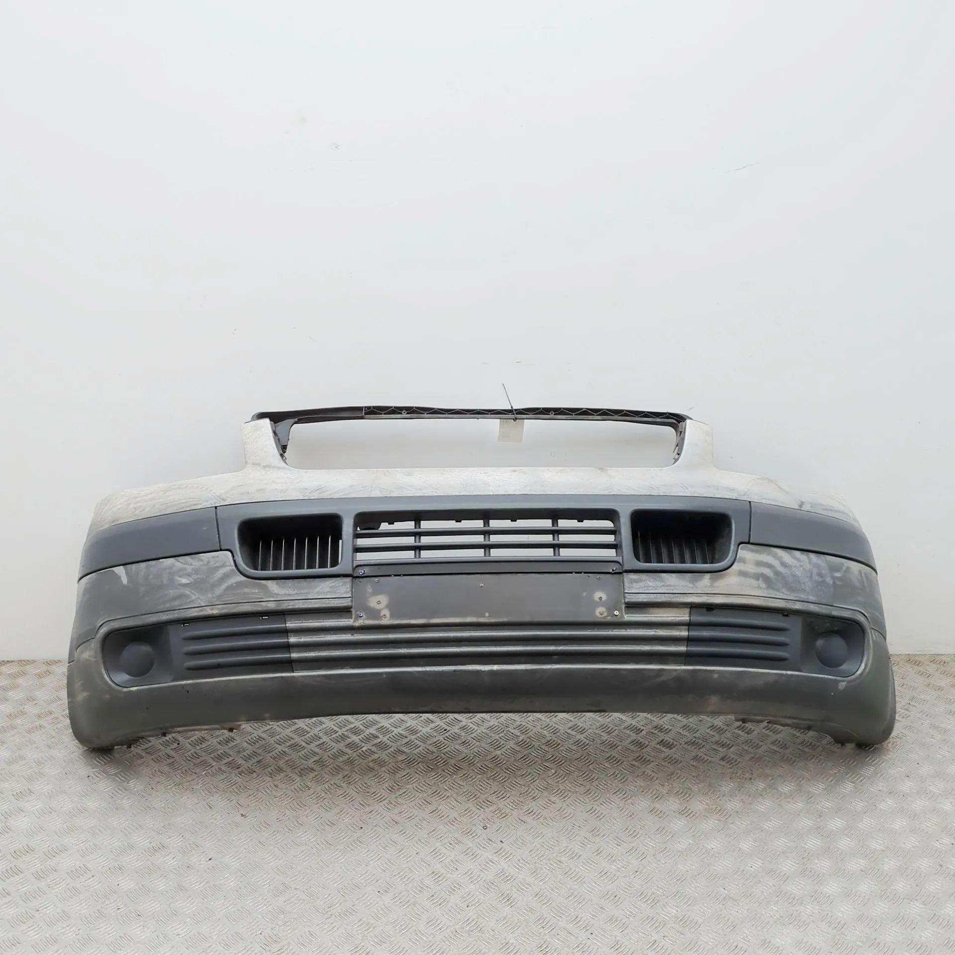 Volkswagen Transporter (T5, Caravelle, Multivan) front bumper Front bumper — VW TRANSPORTER (V T5 Van) (2003-...