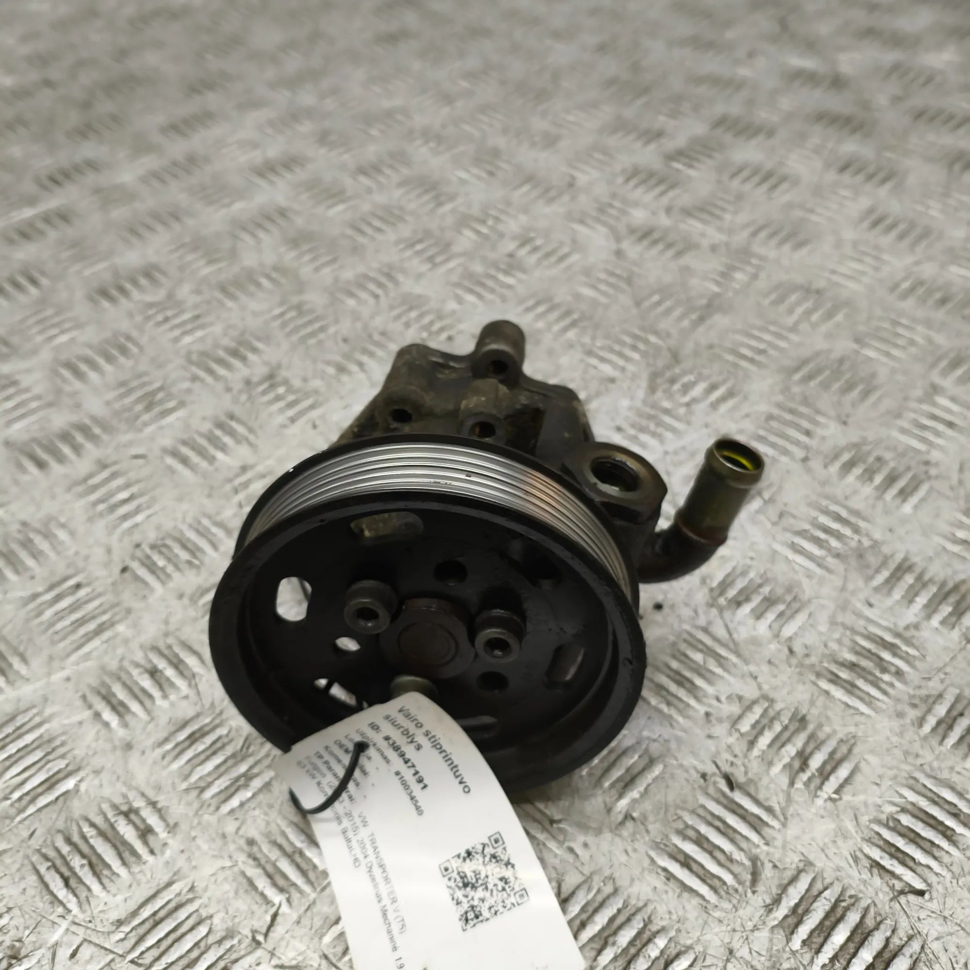 Volkswagen Transporter (T5, Caravelle, Multivan) Power-steering pump Power-steering pump — VW TRANSPORTER (V T5 Van)...