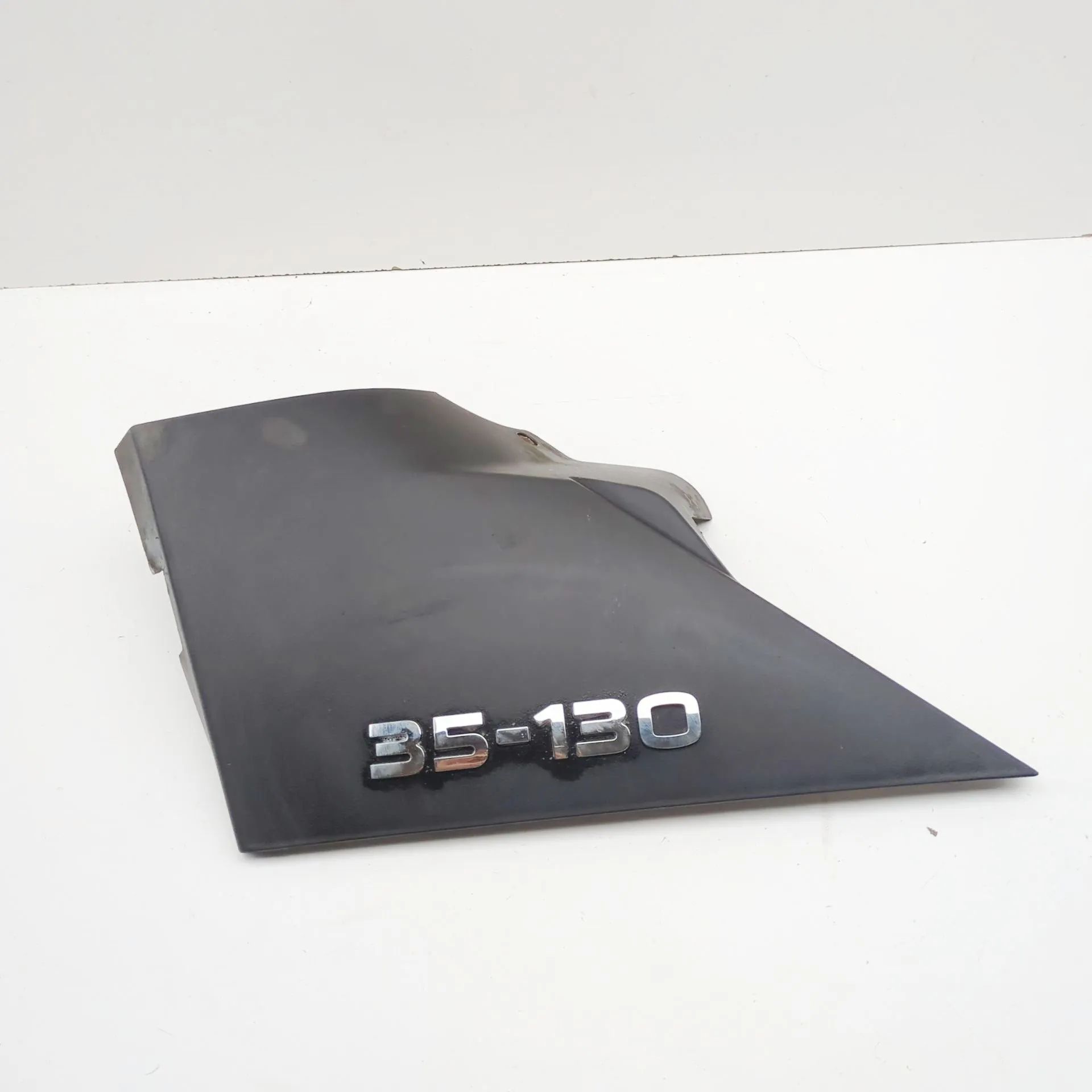 Iveco Daily Mirror trim — front right Mirror trim — front right — IVECO DAILY VI FLAT...