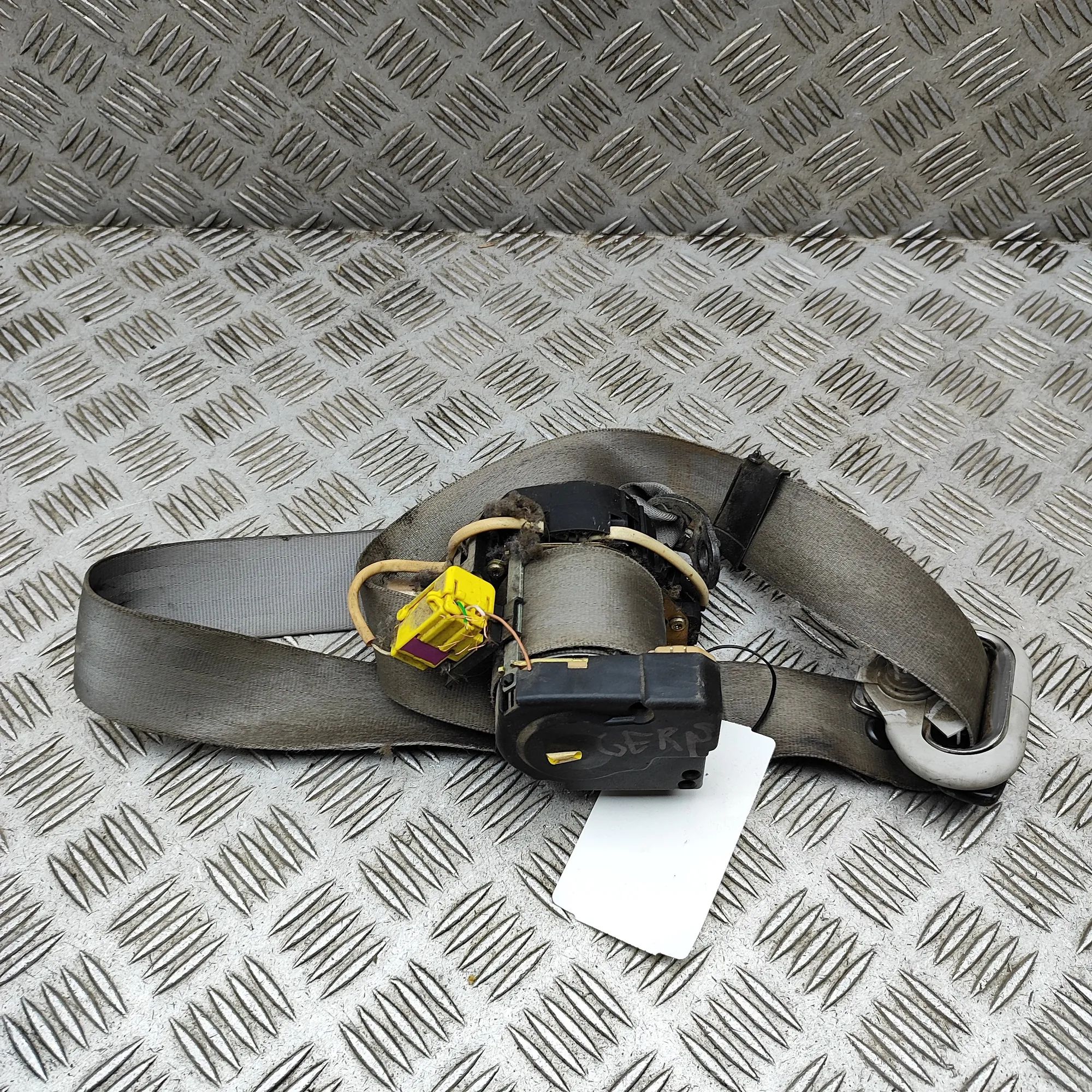 Volkswagen Transporter (T5, Caravelle, Multivan) Front Left Seatbelt Front Left Seatbelt — VW TRANSPORTER / MULTIVAN...