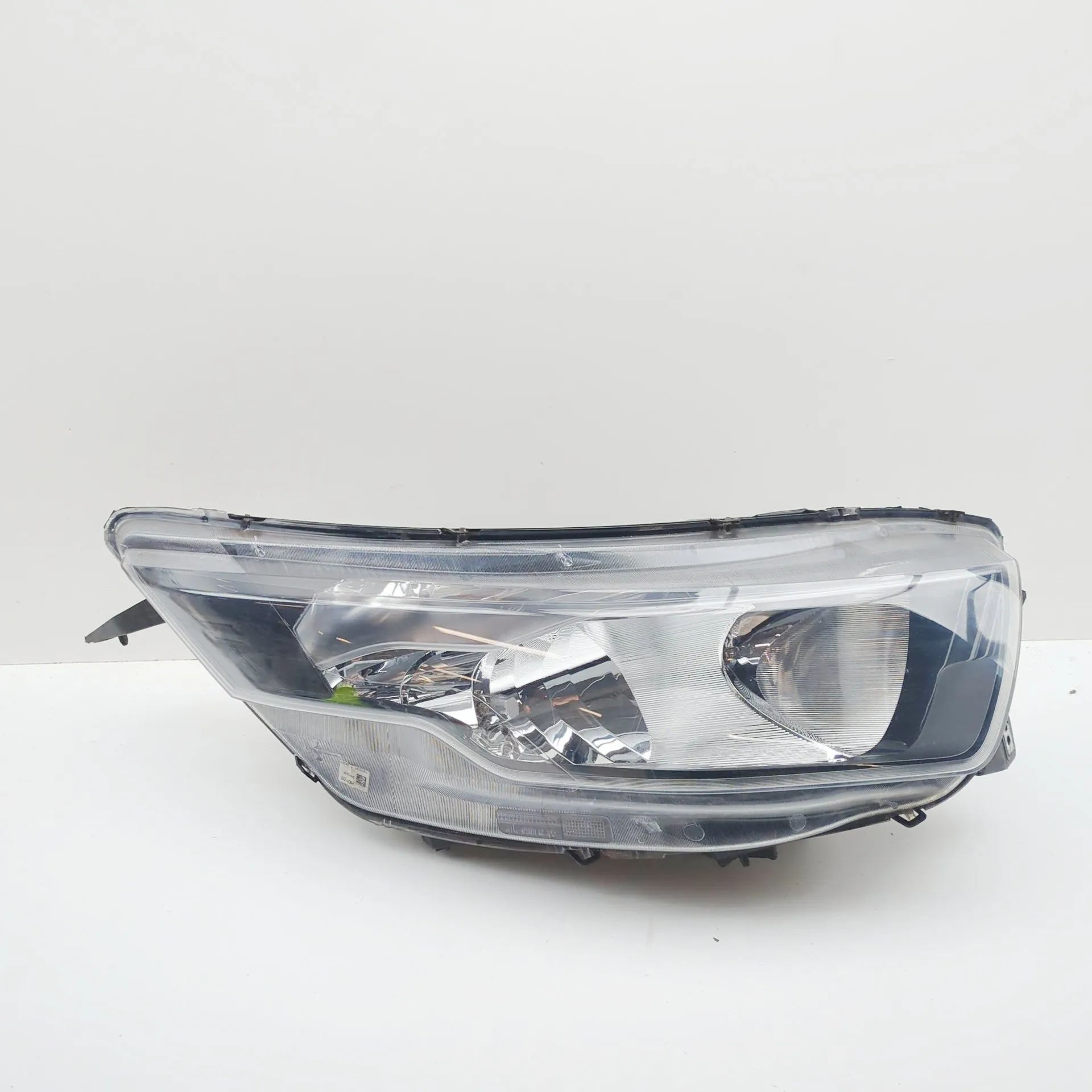 Iveco Daily Front Right Headlight Front Right Headlight — IVECO DAILY (VI Flatbed...