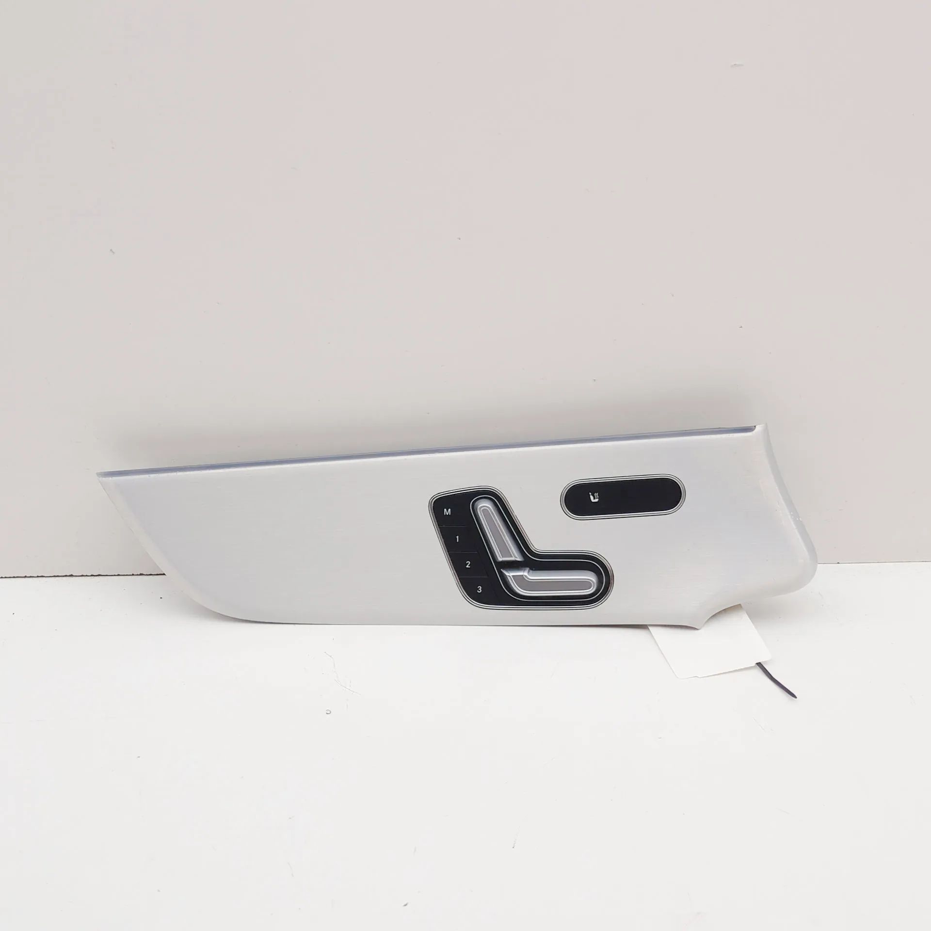 Mercedes-Benz CLA (C118) Left Seat Control Switches Left Seat Control Switches — MERCEDES BENZ CLA ...