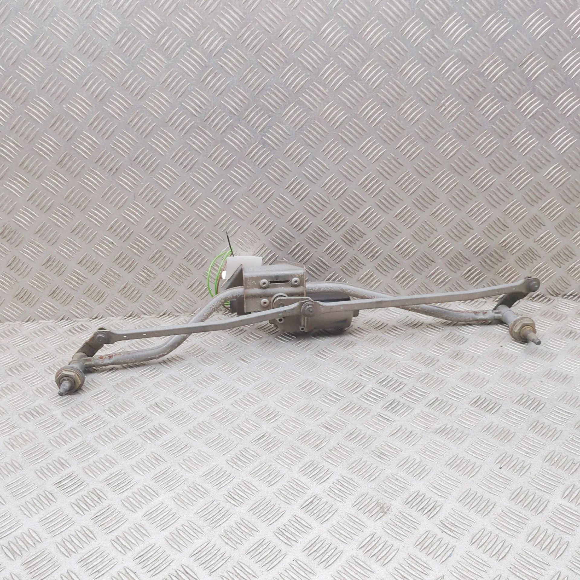 Iveco Daily Front Windshield Wiper Mechanism Front Windshield Wiper Mechanism — IVECO DAILY ...