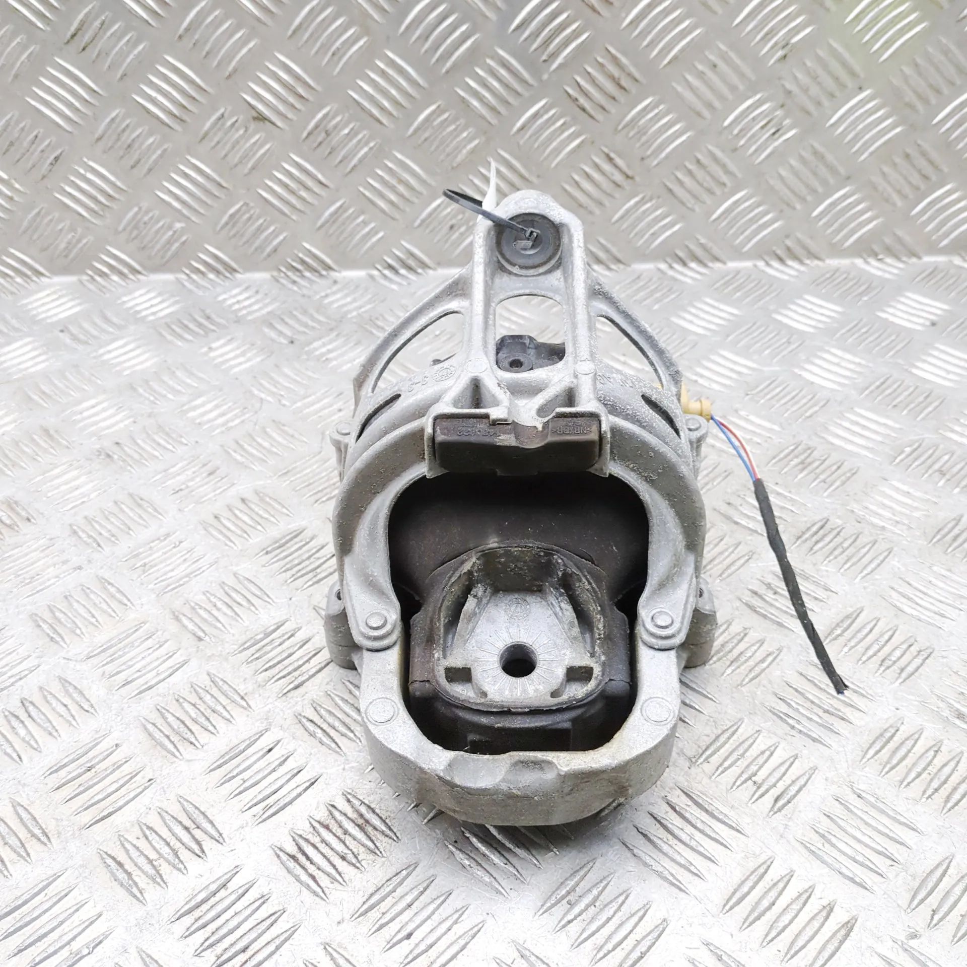 Audi Q5 (FY) Right Side Engine Mount Right Side Engine Mount — AUDI Q5 (FY) (2016-.....