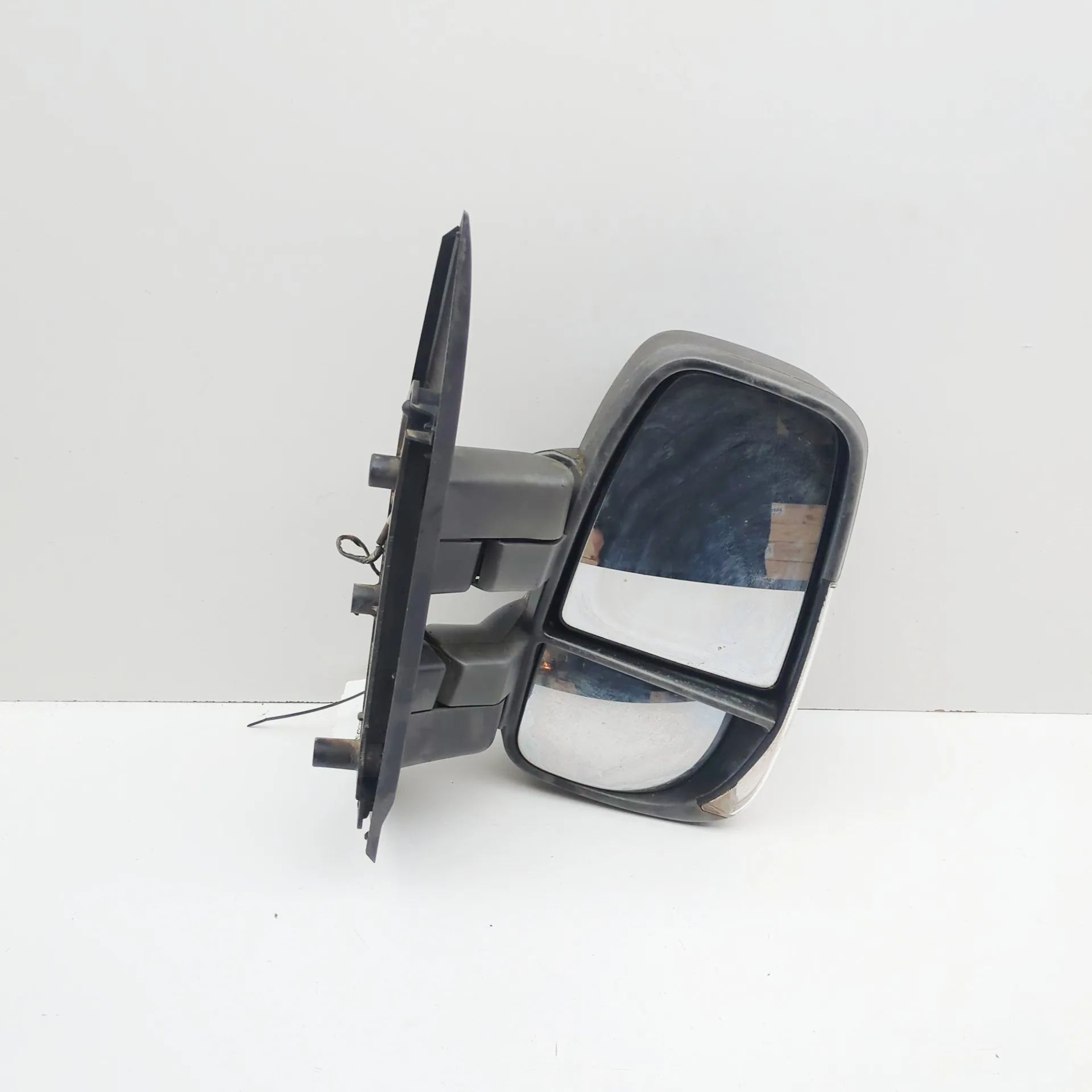 Iveco Daily Right Side Wing Mirror Right Side Wing Mirror — IVECO DAILY VI FLATBED...