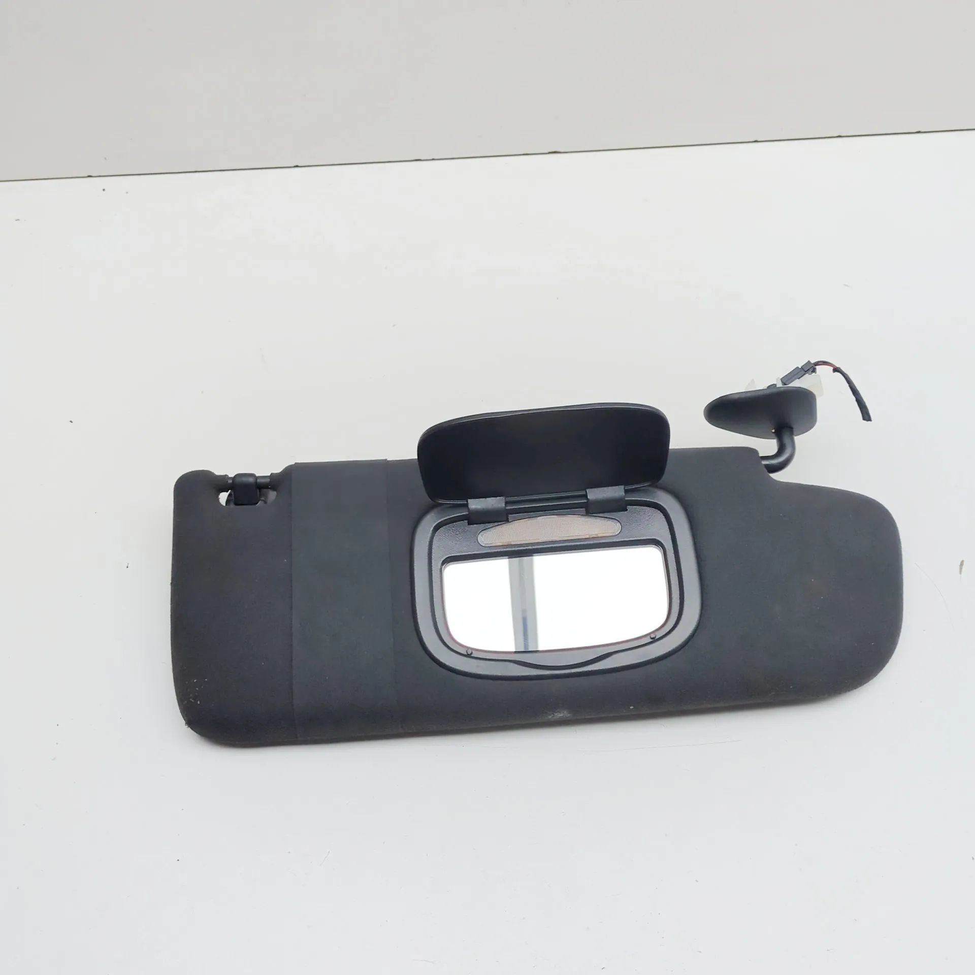 Maserati Ghibli Sun visor — right Sun visor — right — MASERATI GHIBLI (M157) (201...