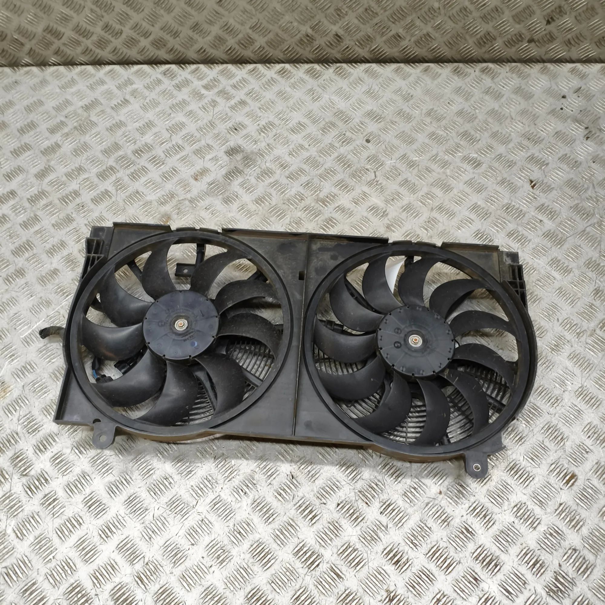 Nissan Leaf Engine Cooling Fan Shroud Engine Cooling Fan Shroud — NISSAN LEAF (ZE1) (...