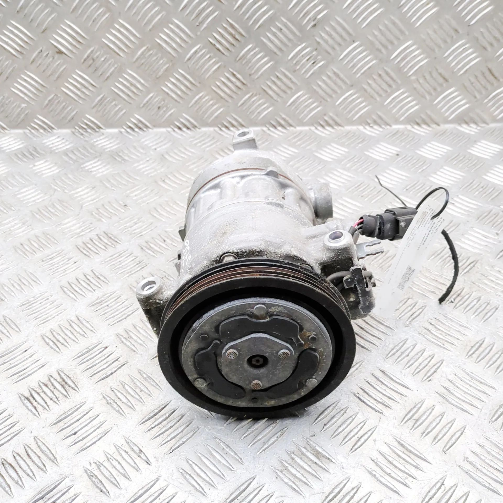 Audi Q5 (FY) Air-conditioning compressor Air-conditioning compressor — AUDI Q5 (FY) (201...